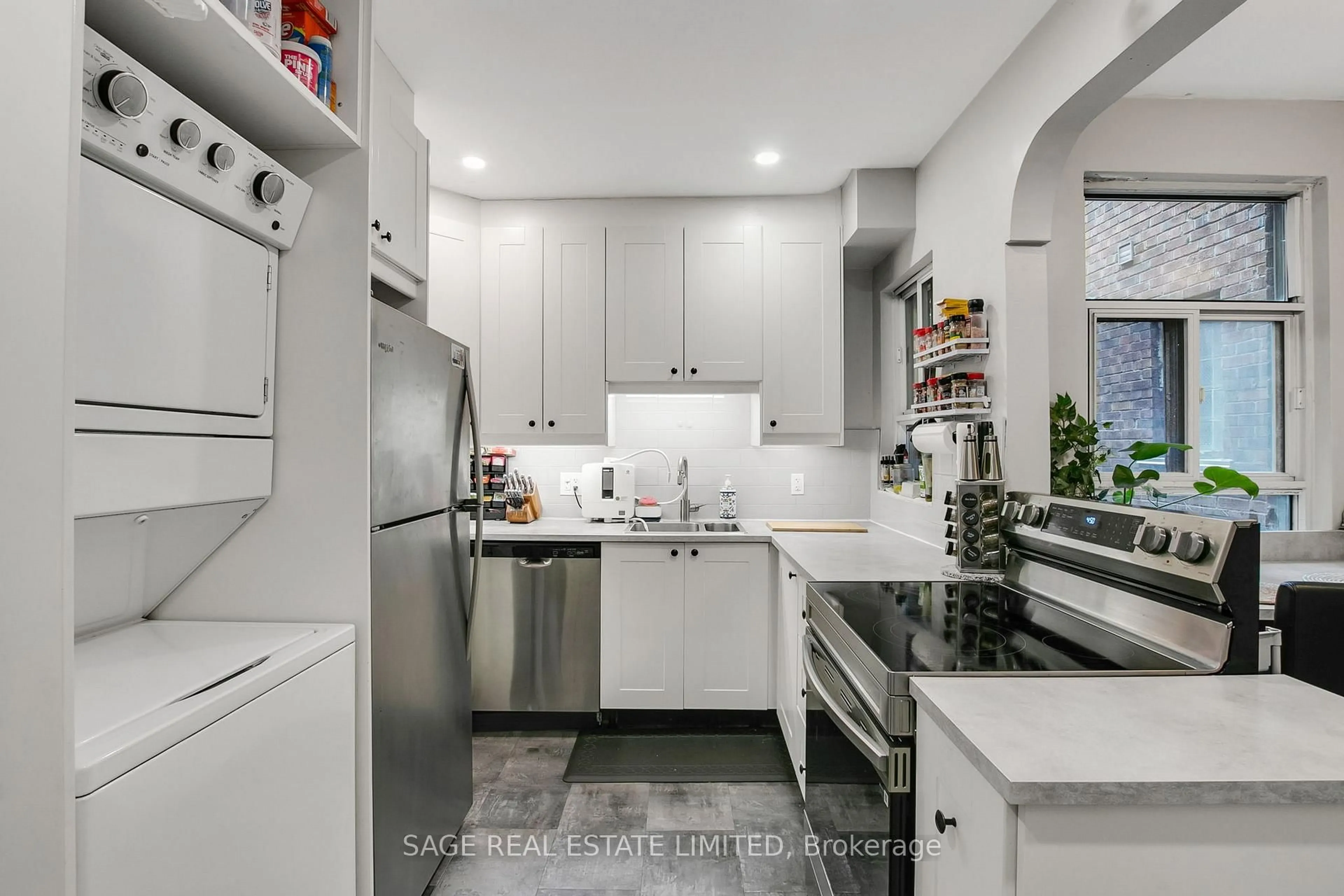 Unknown for 1840 Bathurst St #204, Toronto Ontario M5P 3K7