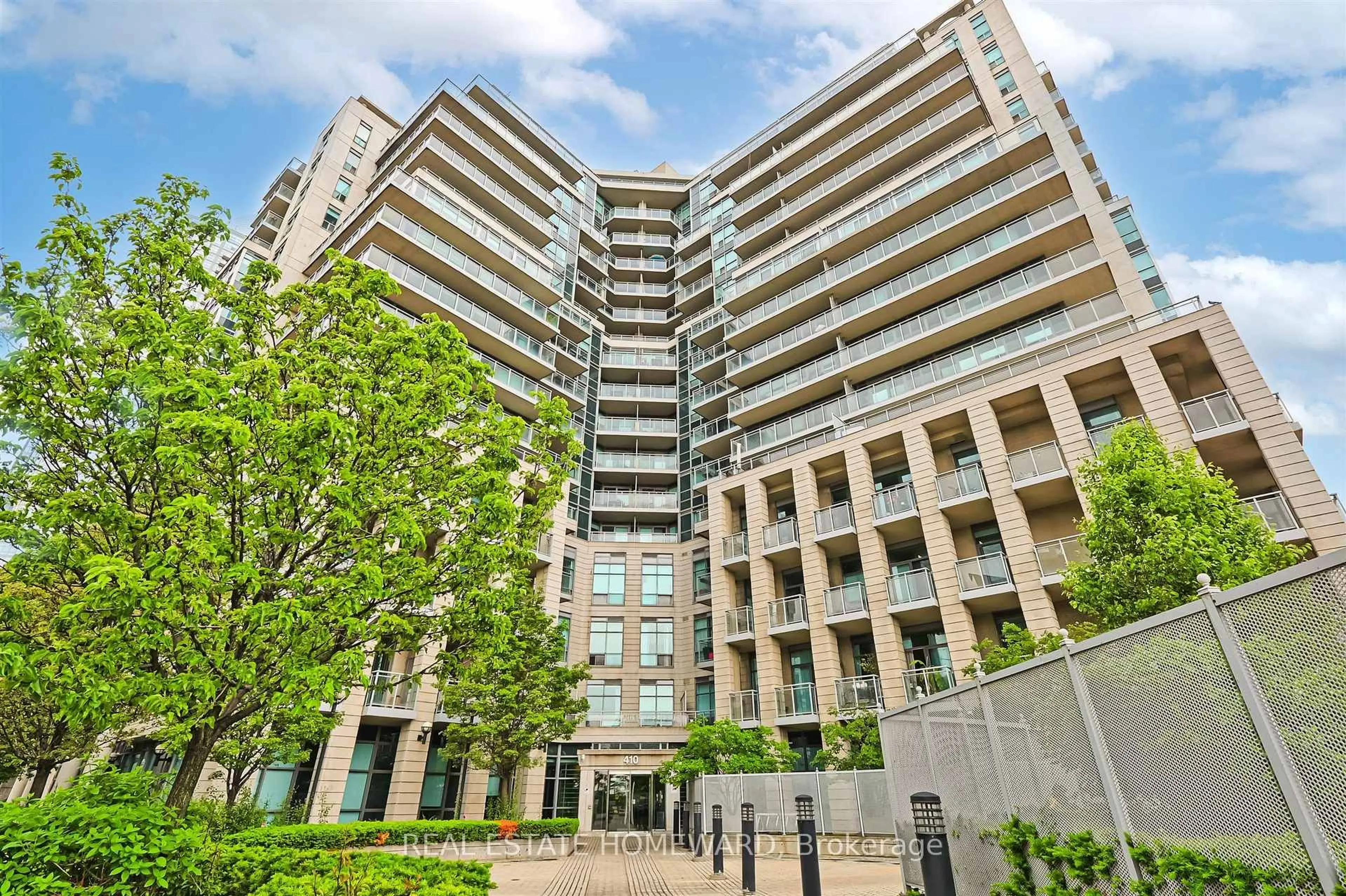 A pic from outside/outdoor area/front of a property/back of a property/a pic from drone, building for 410 Queens Quay #1117, Toronto Ontario M5V 3T1