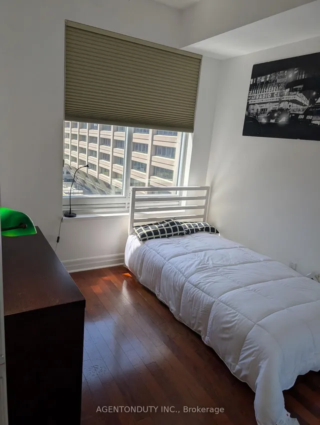35 Balmuto St #1009, Toronto 5