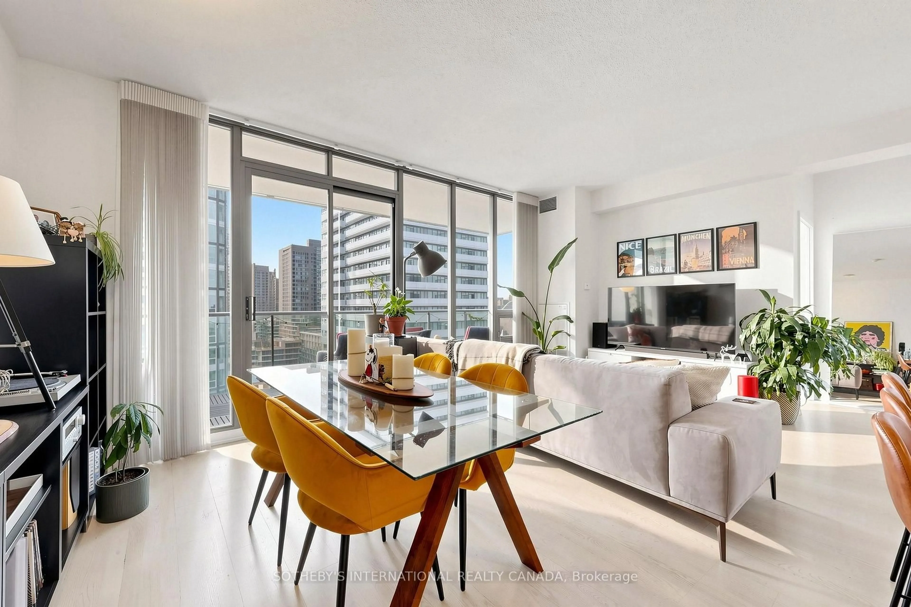 Living room with furniture, unknown for 33 Lombard St #1606, Toronto Ontario M5C 3H8