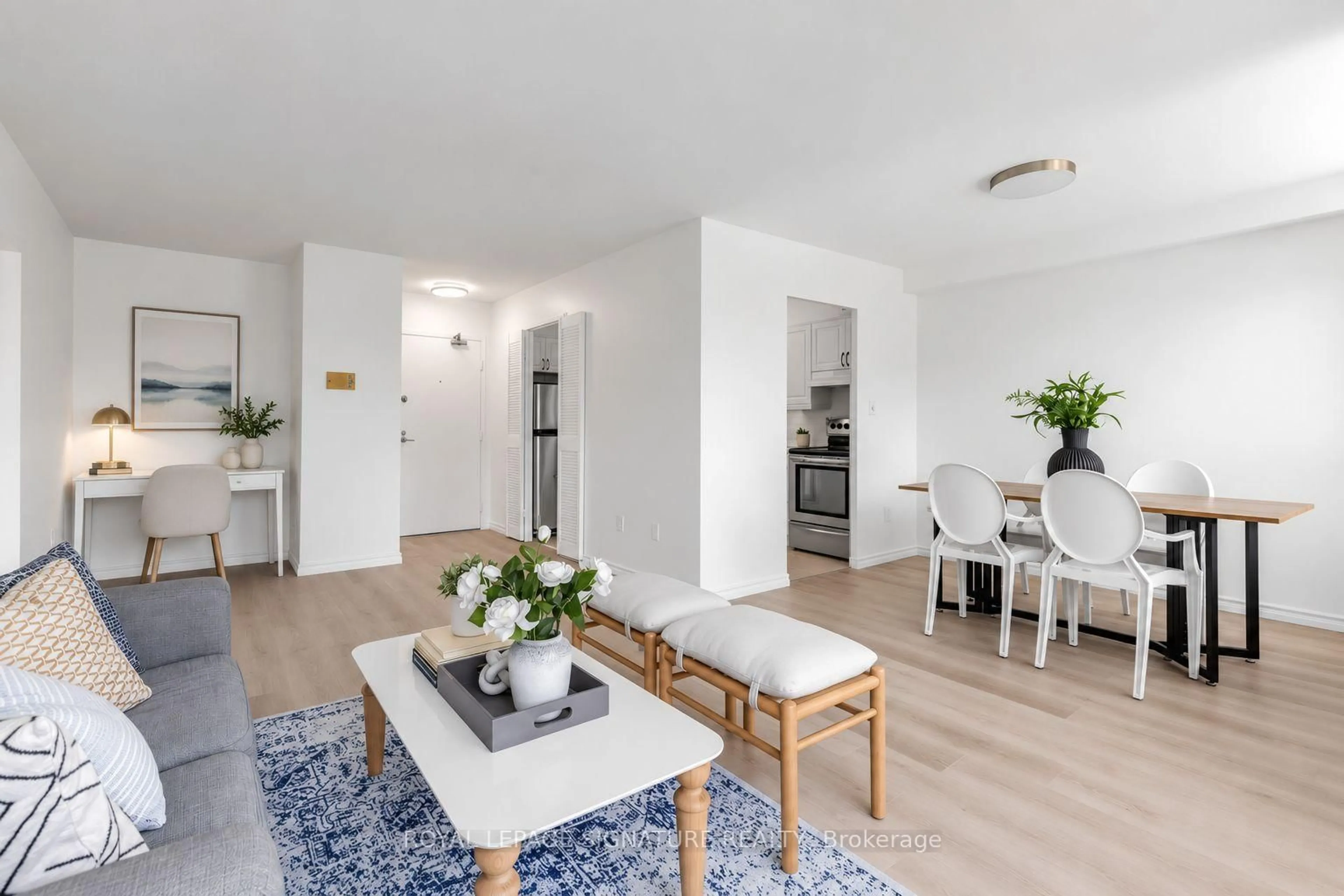 Living room with furniture, unknown for 5 Shady Golf Way #510, Toronto Ontario M3C 3A5