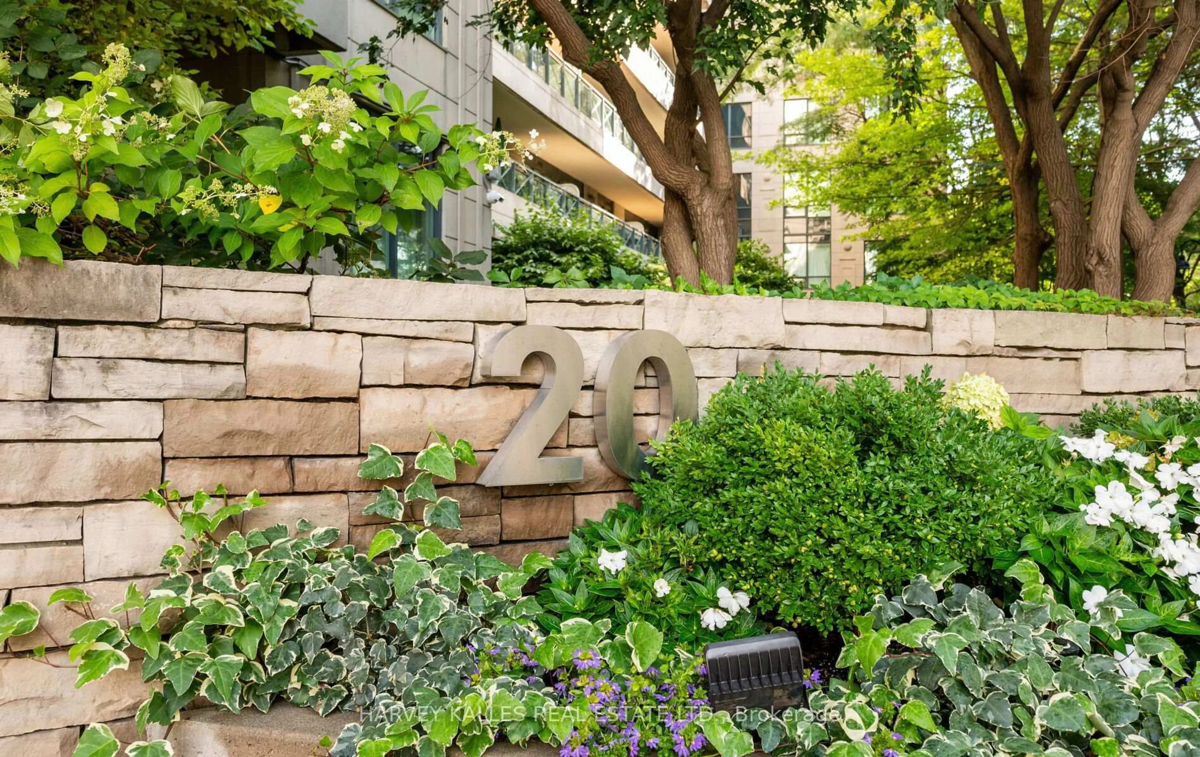 Patio, street for 20 Scrivener Sq #418, Toronto Ontario M4W 3X9