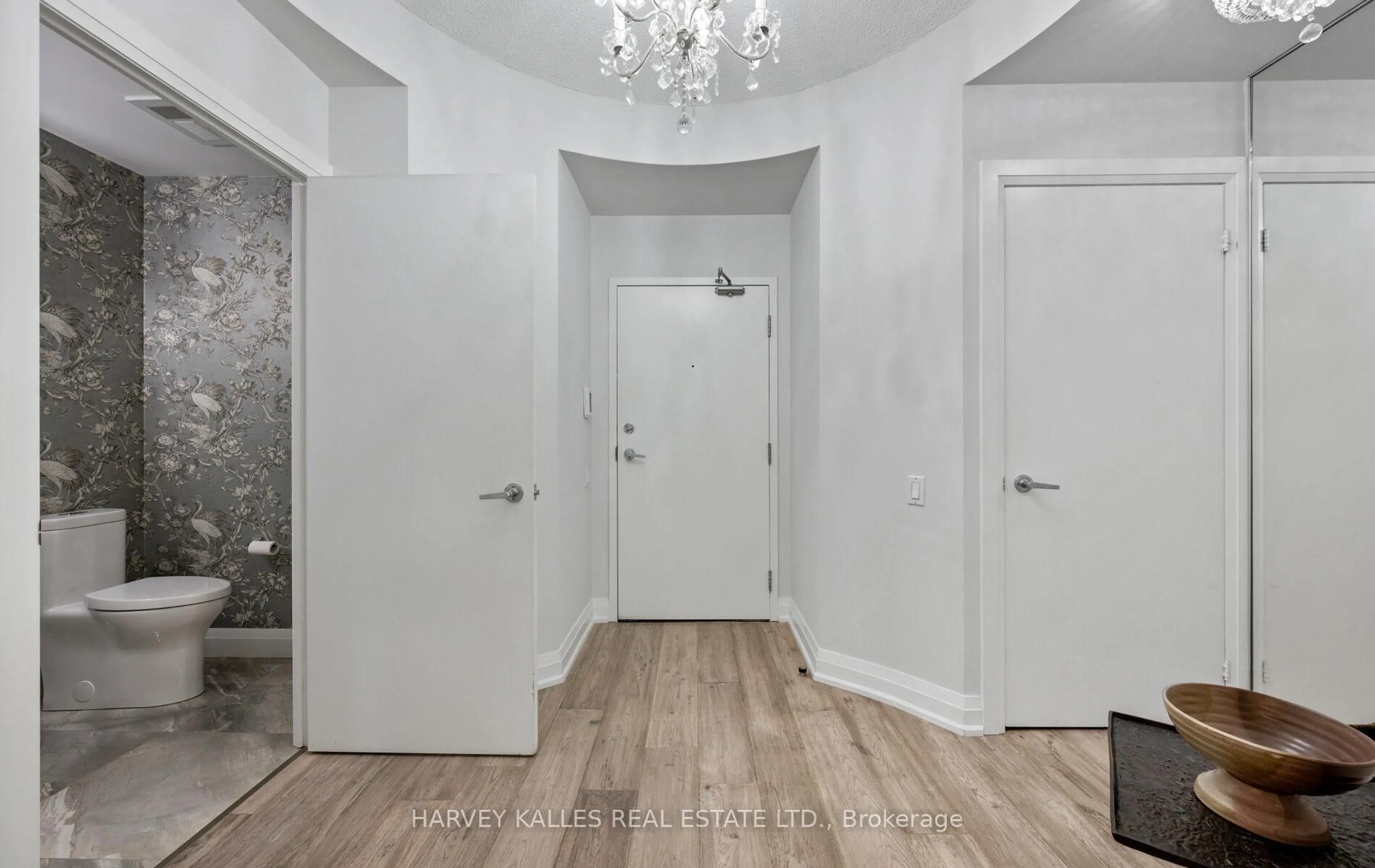 Indoor entryway for 20 Scrivener Sq #418, Toronto Ontario M4W 3X9
