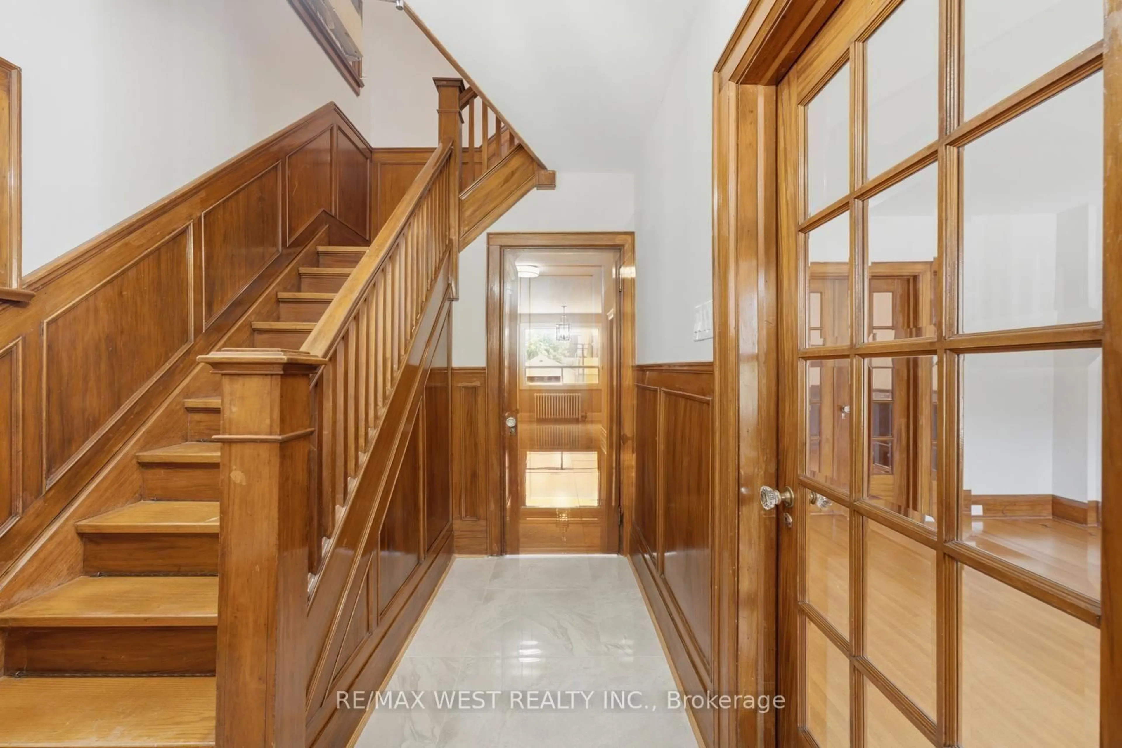 Indoor foyer for 280 Westmount Ave, Toronto Ontario M6E 3N1