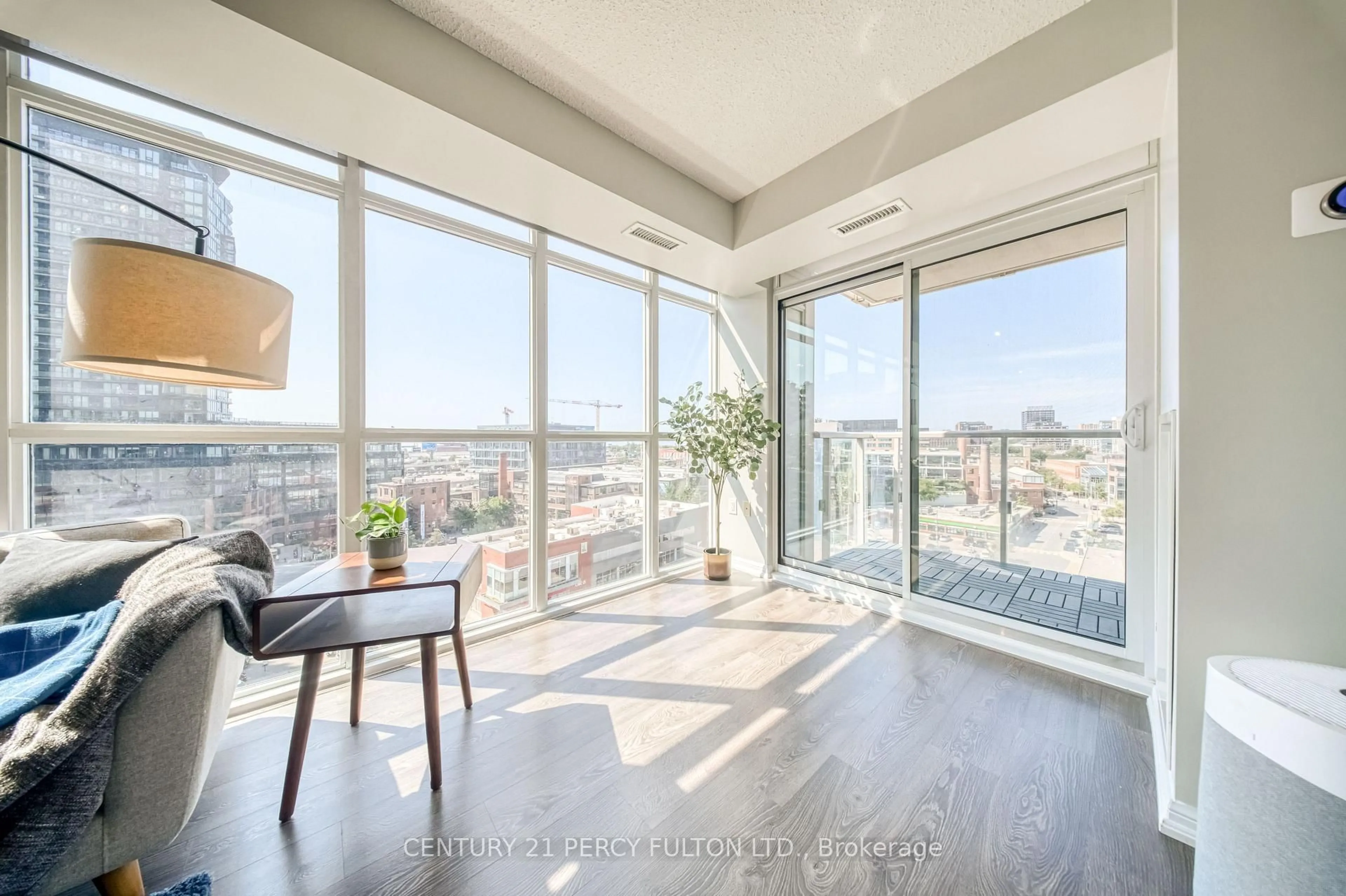 Unknown for 125 Western Battery Rd #1010, Toronto Ontario M6K 3R8