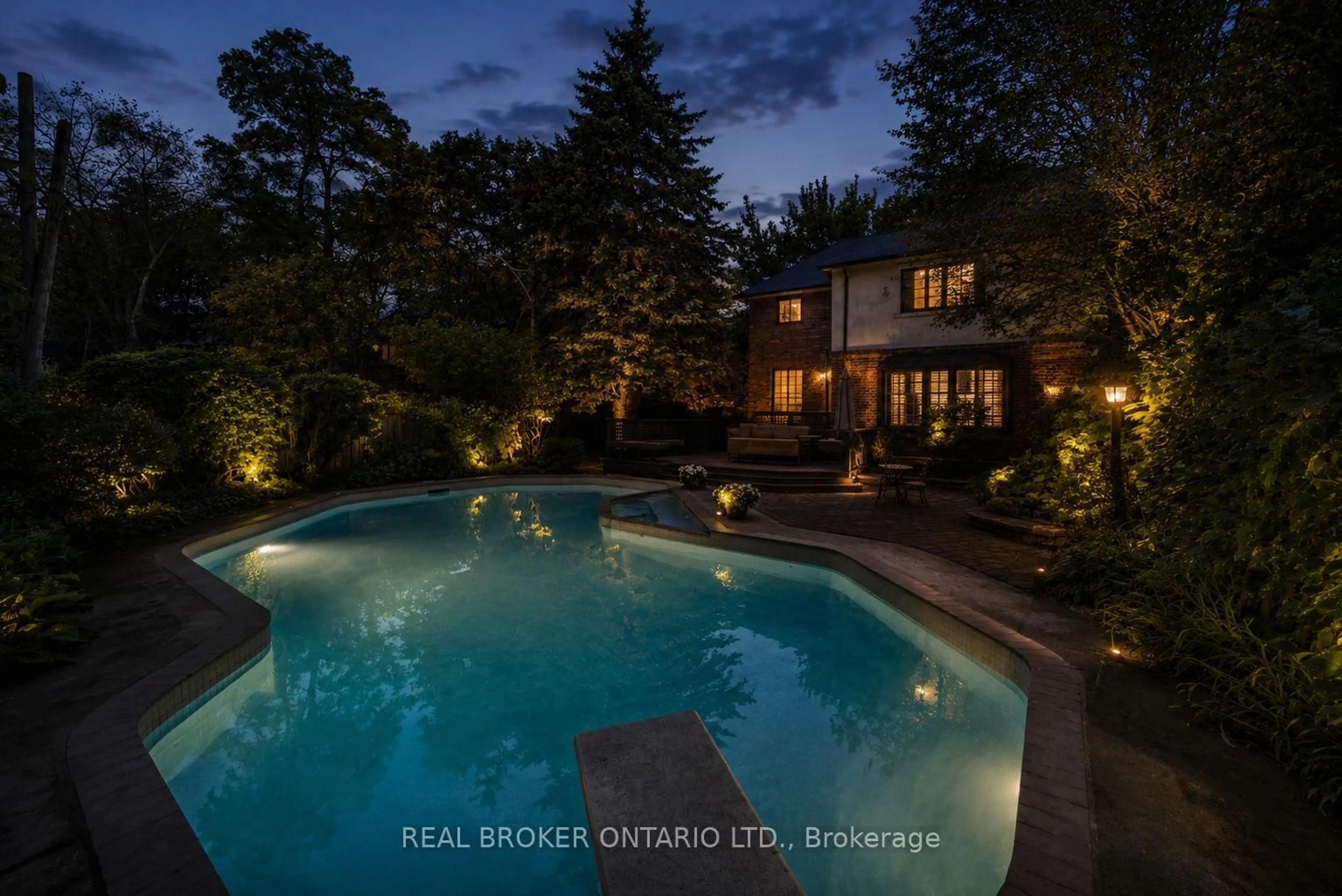 Pool for 69 Chaplin Cres, Toronto Ontario M5P 1A2