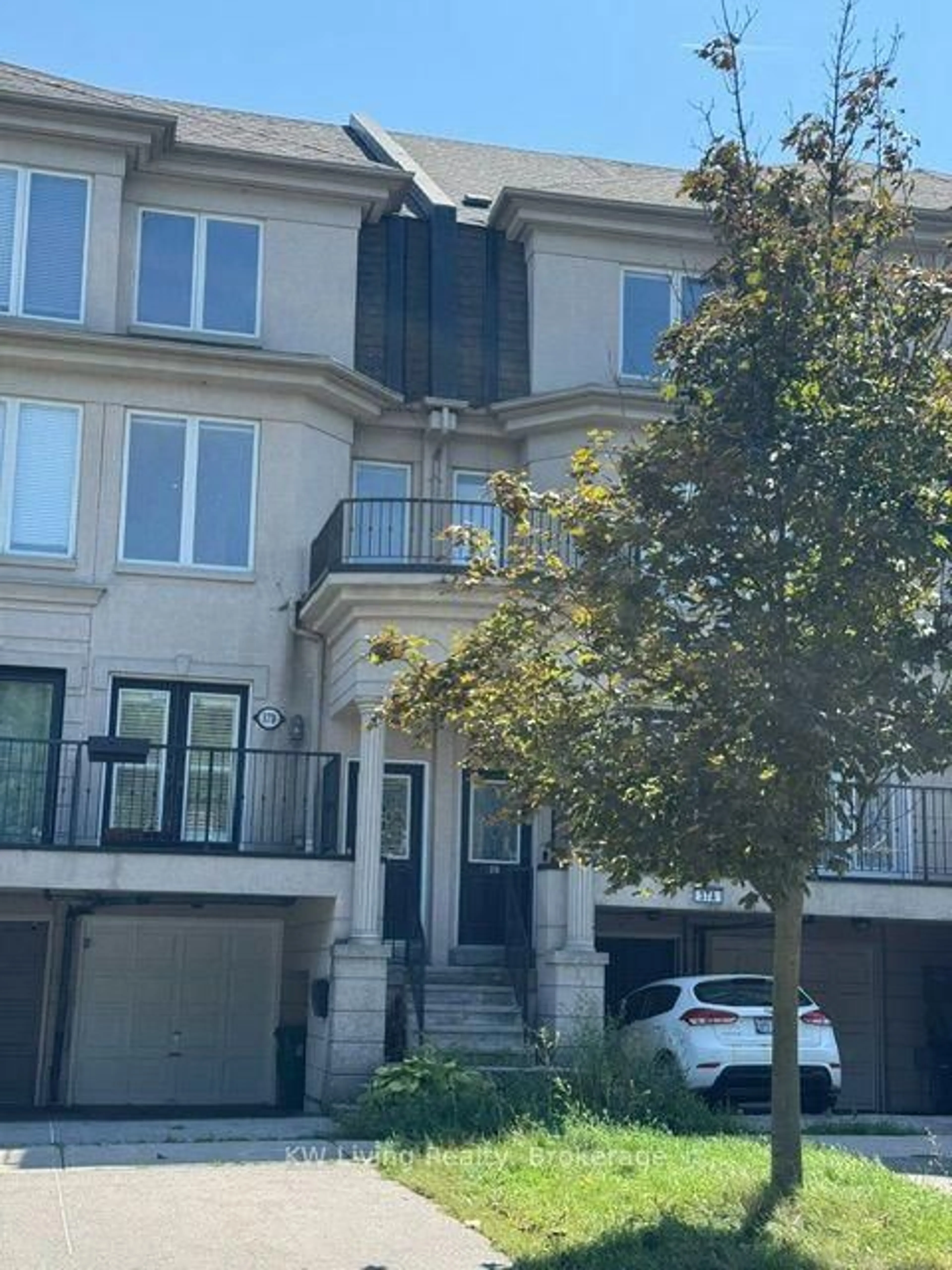 A pic from outside/outdoor area/front of a property/back of a property/a pic from drone, street for 37B Green Belt Dr, Toronto Ontario M3C 1L8