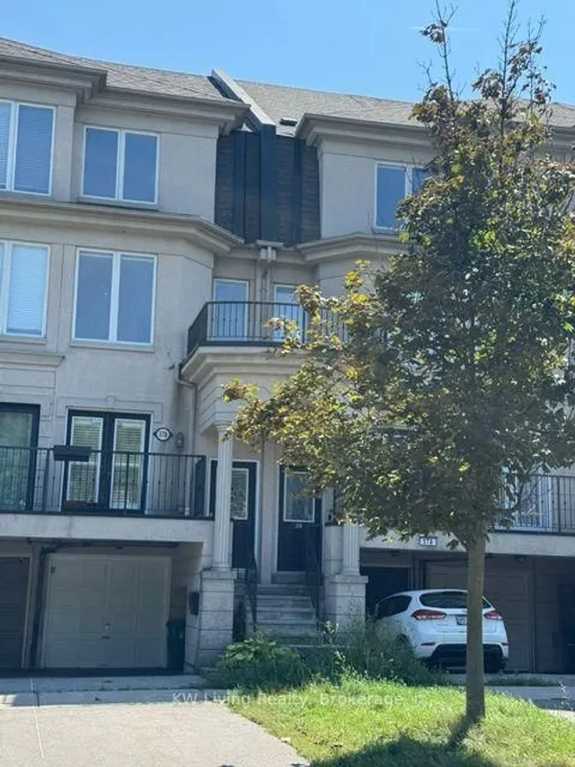 37B Green Belt Dr, Toronto 2