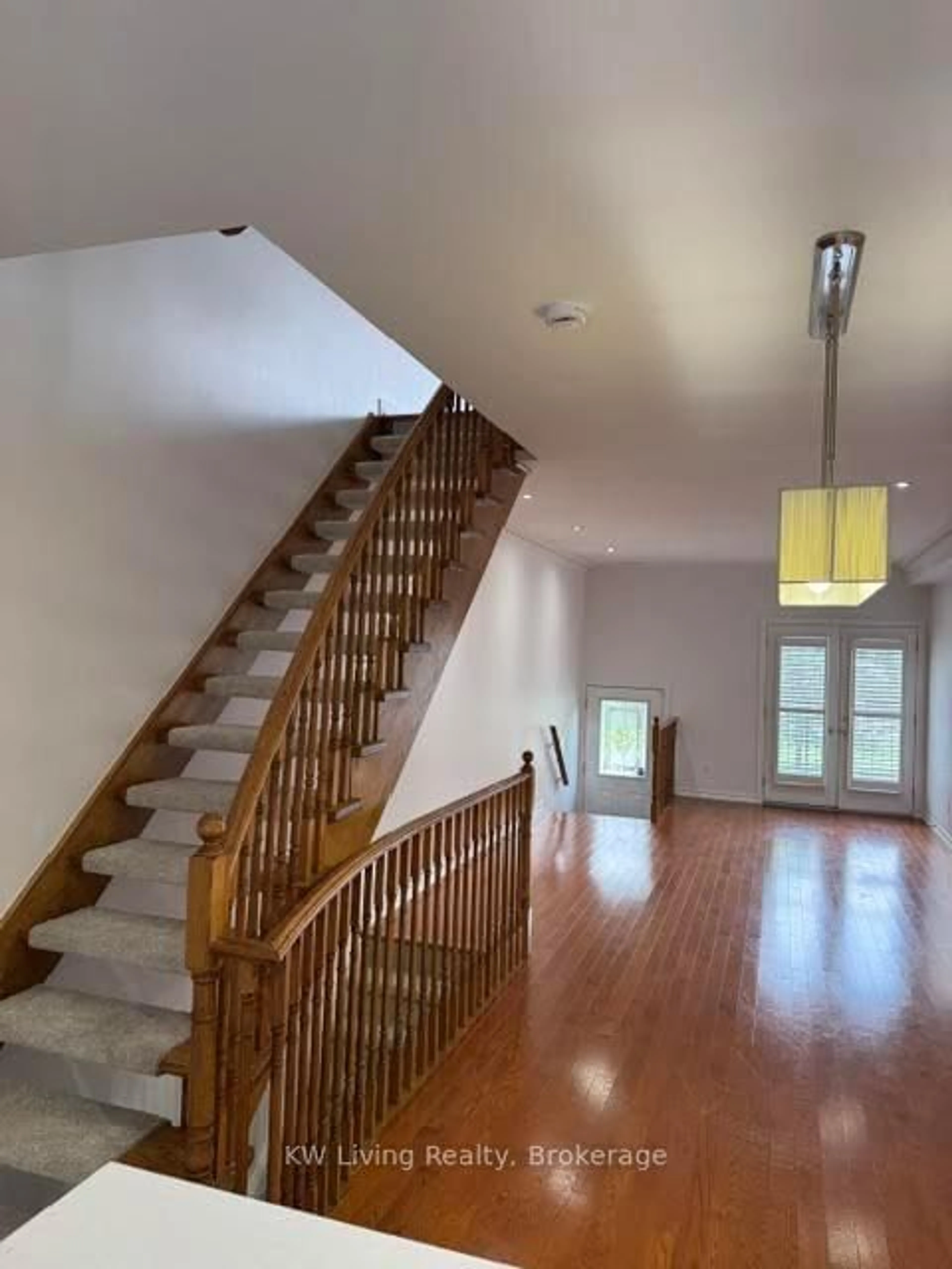 Unknown for 37B Green Belt Dr, Toronto Ontario M3C 1L8