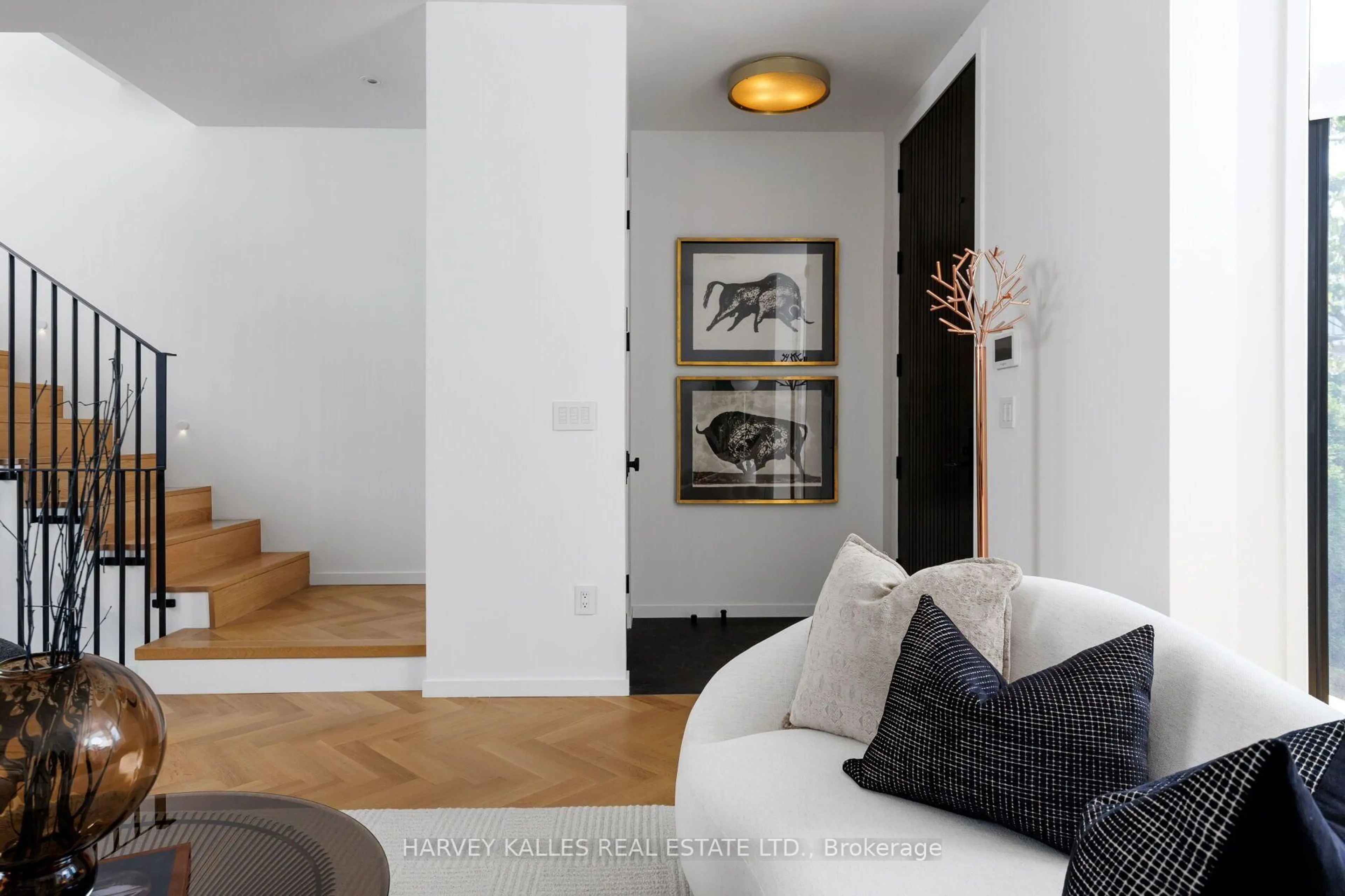 Unknown for 22 Foxley St, Toronto Ontario M6J 1R1