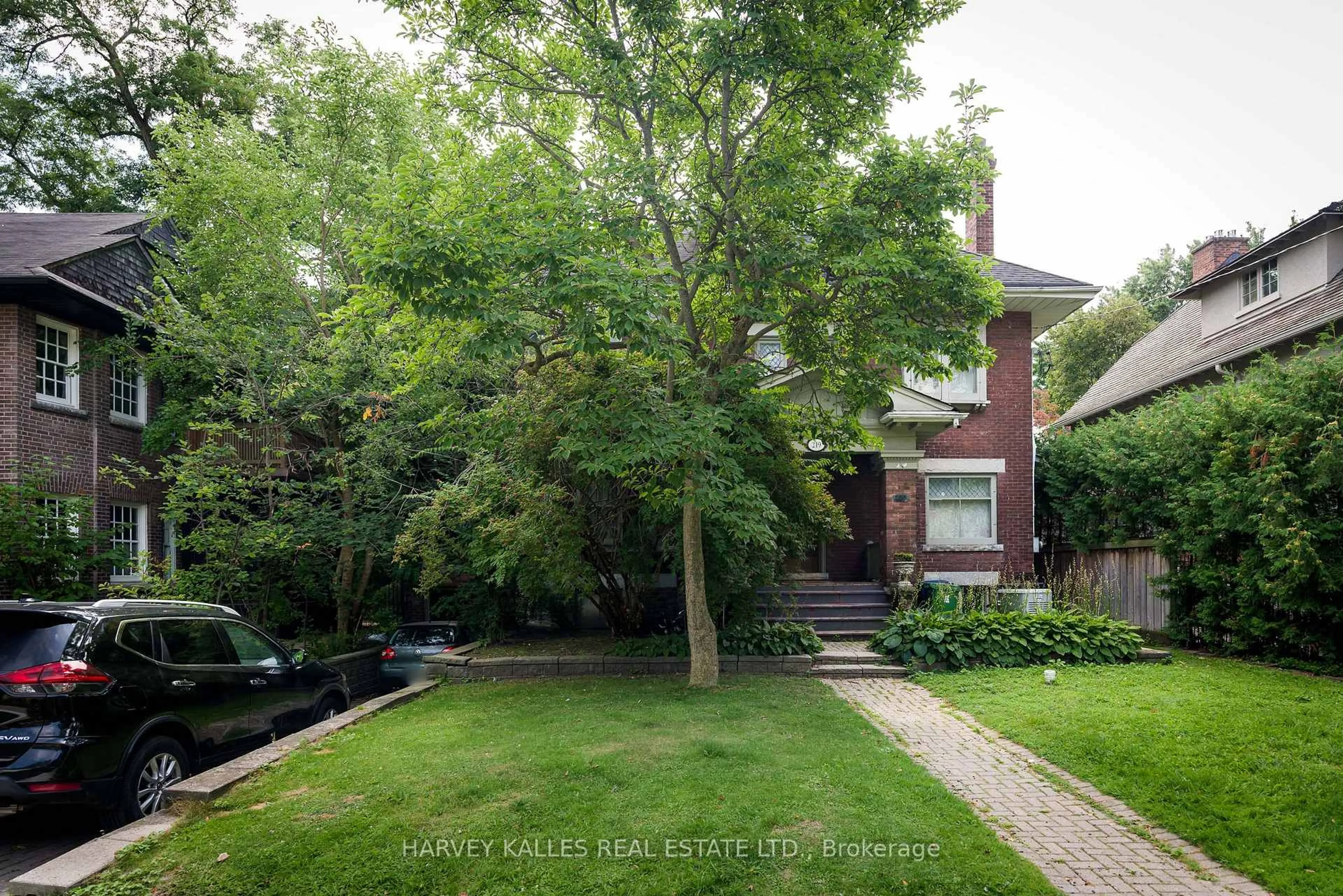 Unknown for 219 Balmoral Ave, Toronto Ontario M4V 1K1