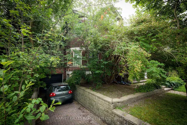 219 Balmoral Ave, Toronto 3
