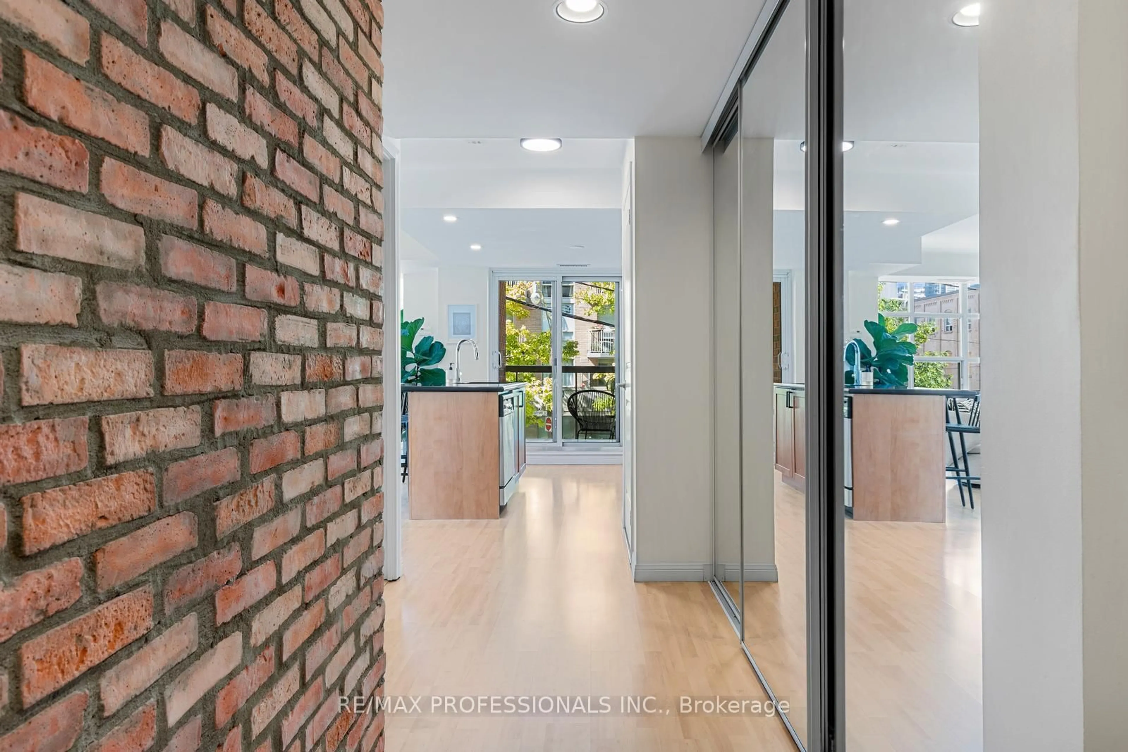 Indoor foyer for 15 Stafford St #205, Toronto Ontario M5V 3X6