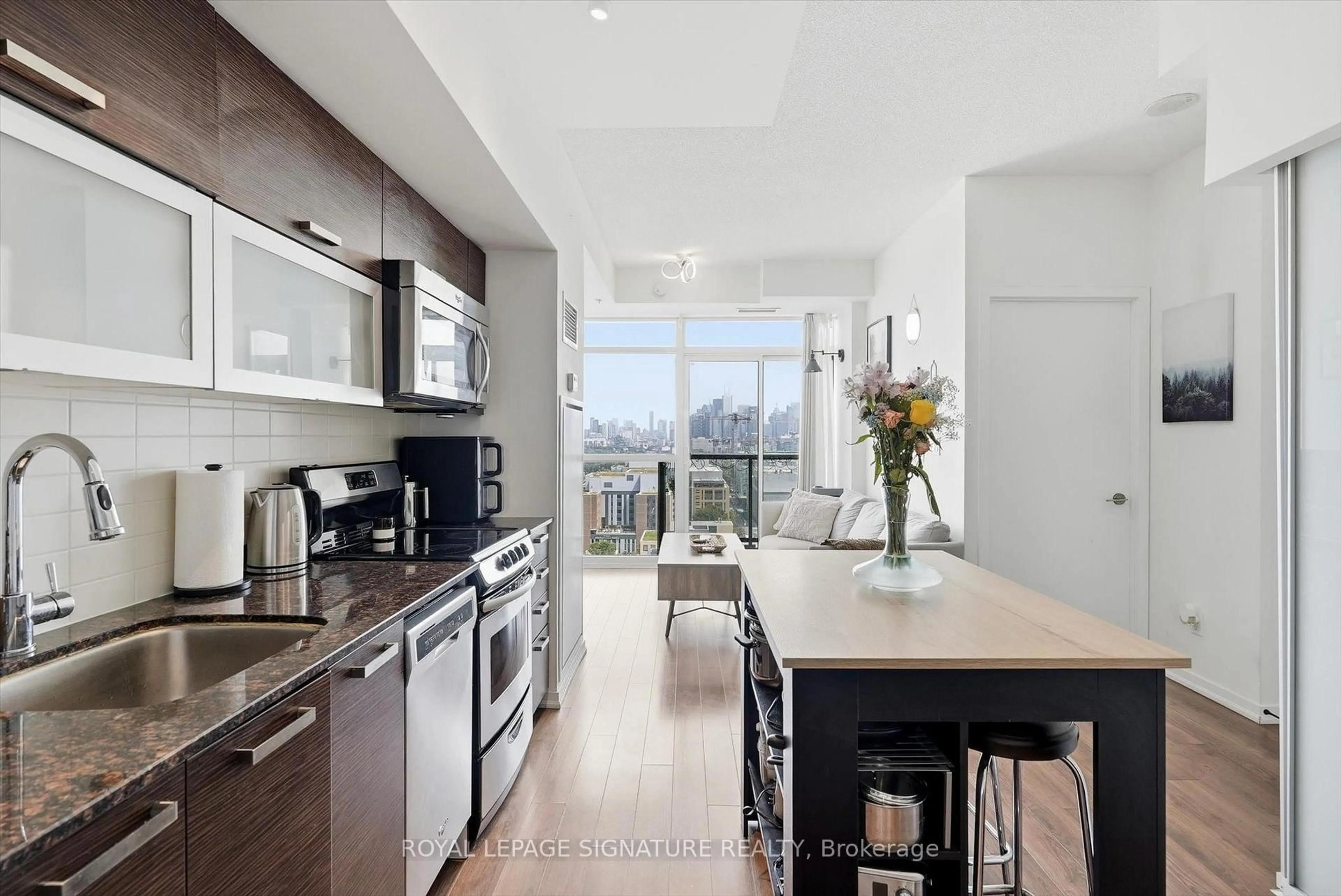 Open concept kitchen, unknown for 68 Abell St #Ph02, Toronto Ontario M6J 0A2
