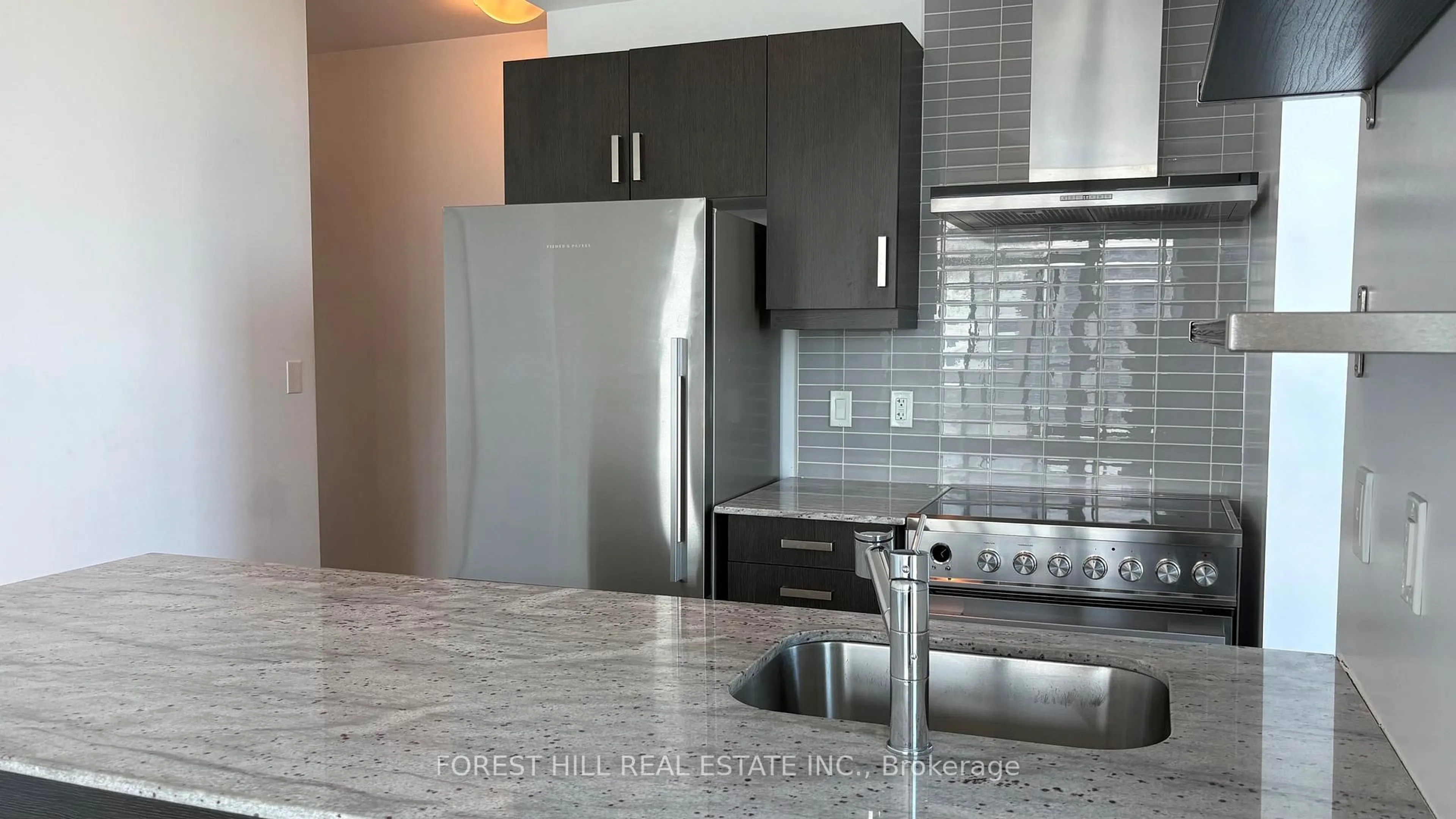 Unknown for 1486 Bathurst St #1303, Toronto Ontario M5P 3G9