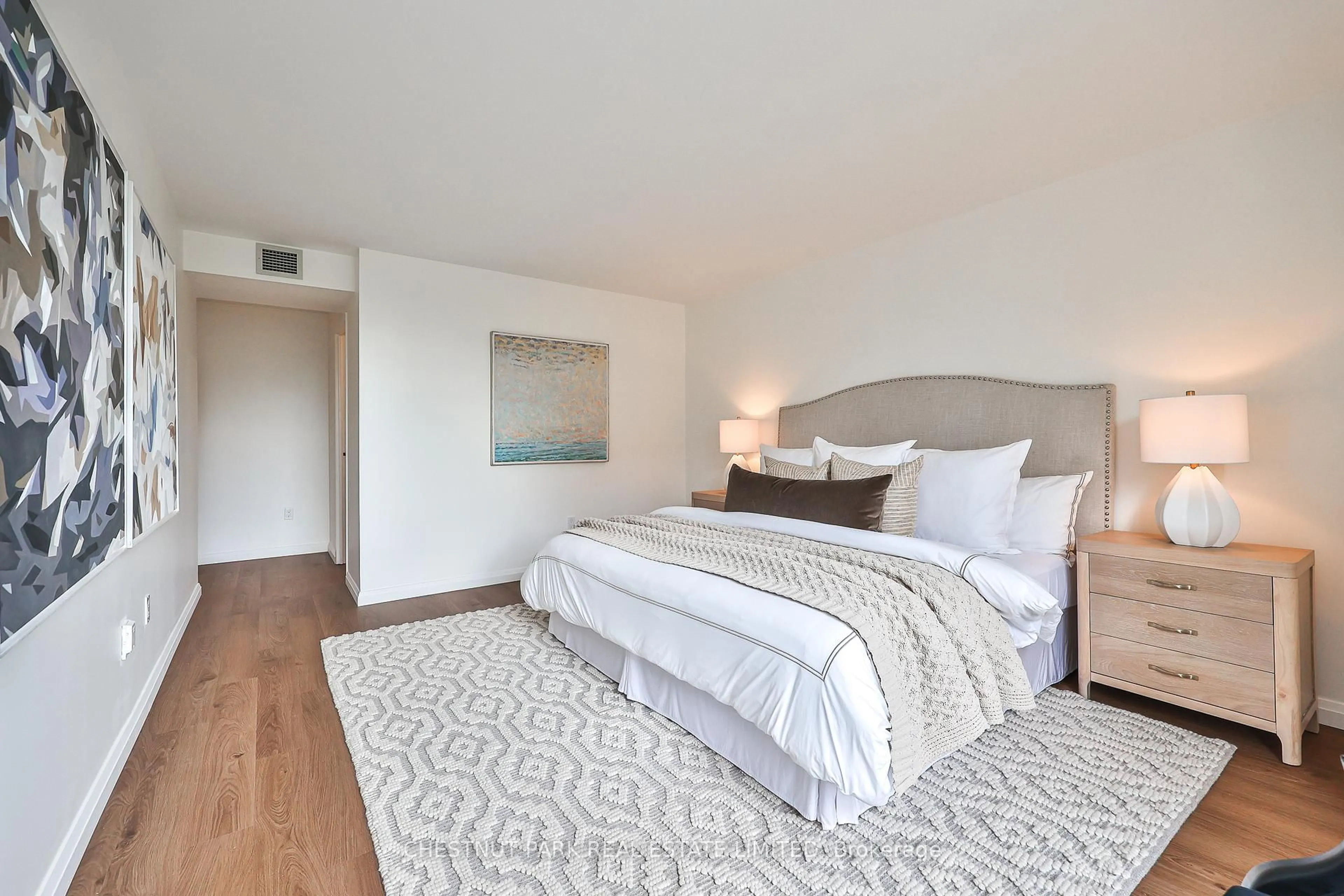 Bedroom with bed, carpet floor for 188 Spadina Ave #301, Toronto Ontario M5T 3A4