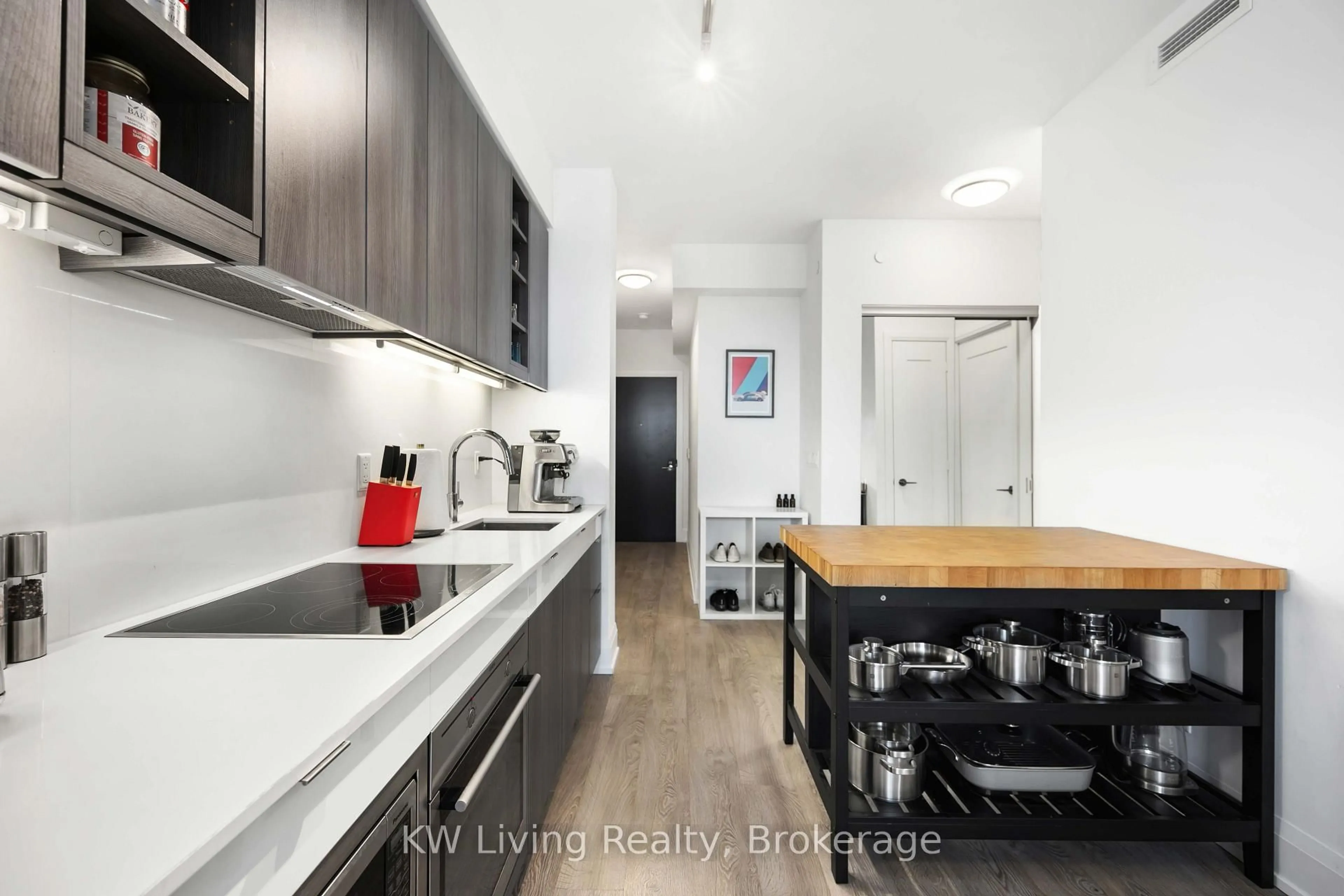 Unknown for 101 Erskine Ave #1703, Toronto Ontario M4P 0C5