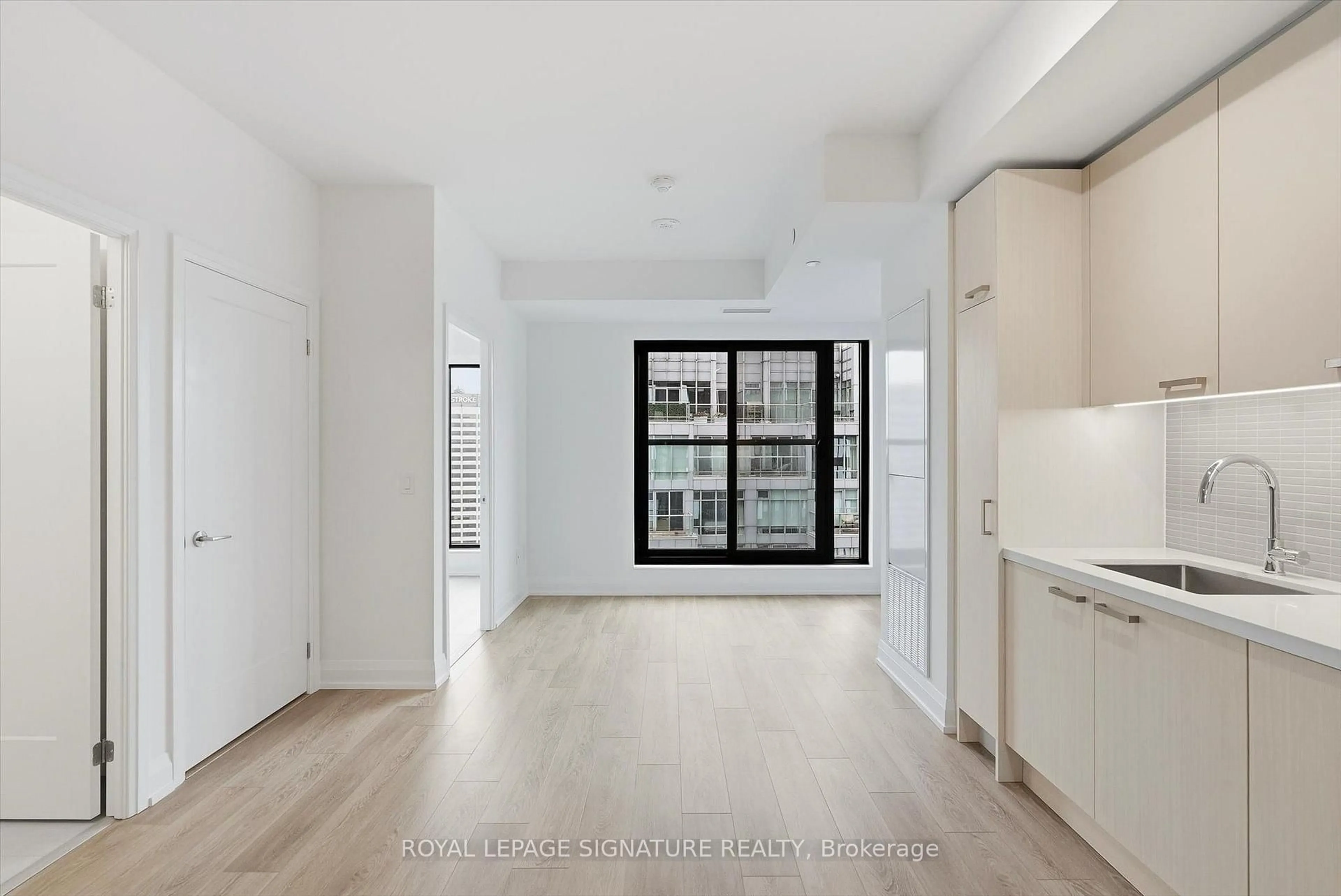 A pic of a room for 20 Soudan Ave #3409, Toronto Ontario M4S 0E2