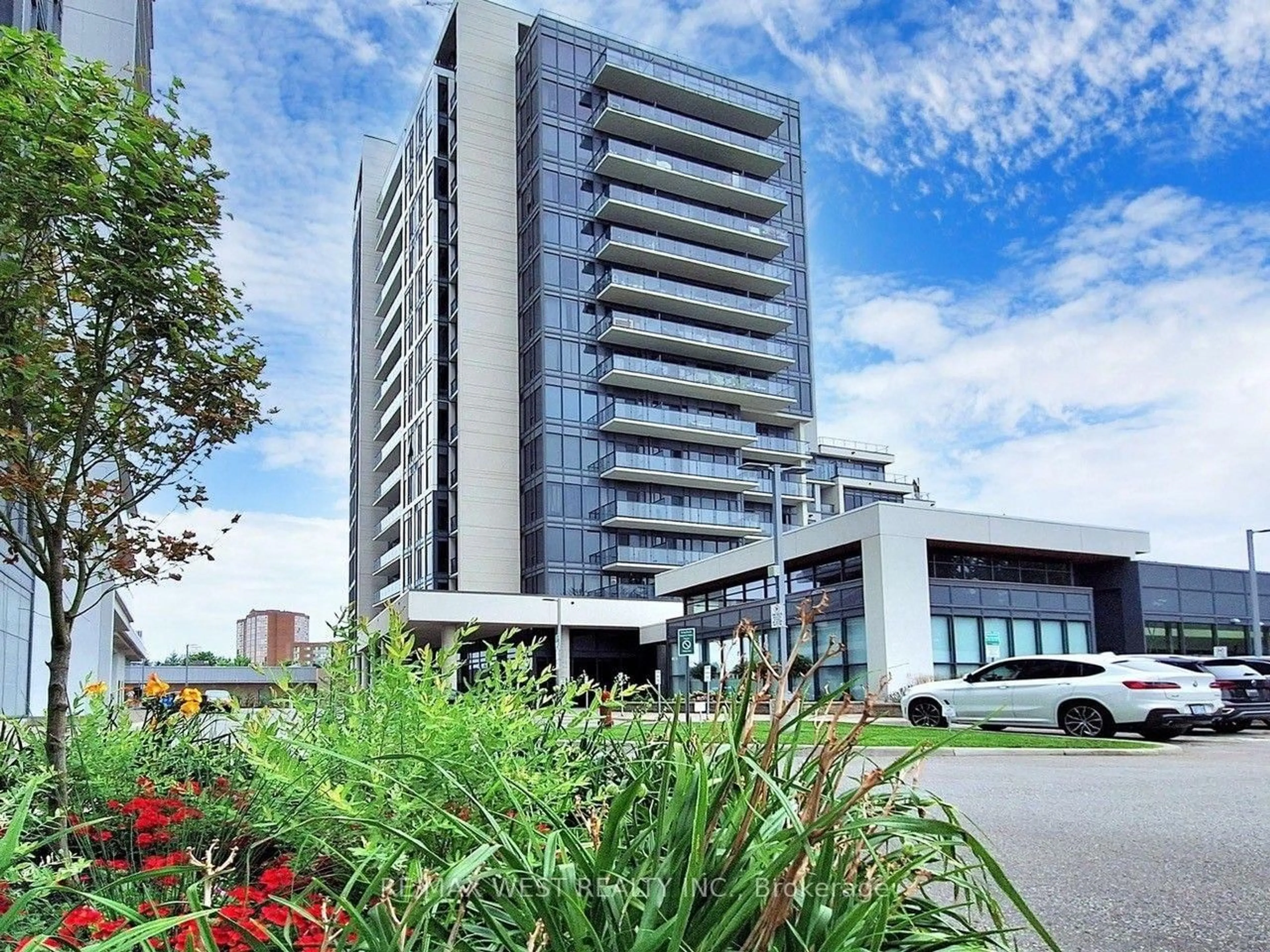 Indoor foyer for 270 Homewood Ave, Toronto Ontario M2R 2N3