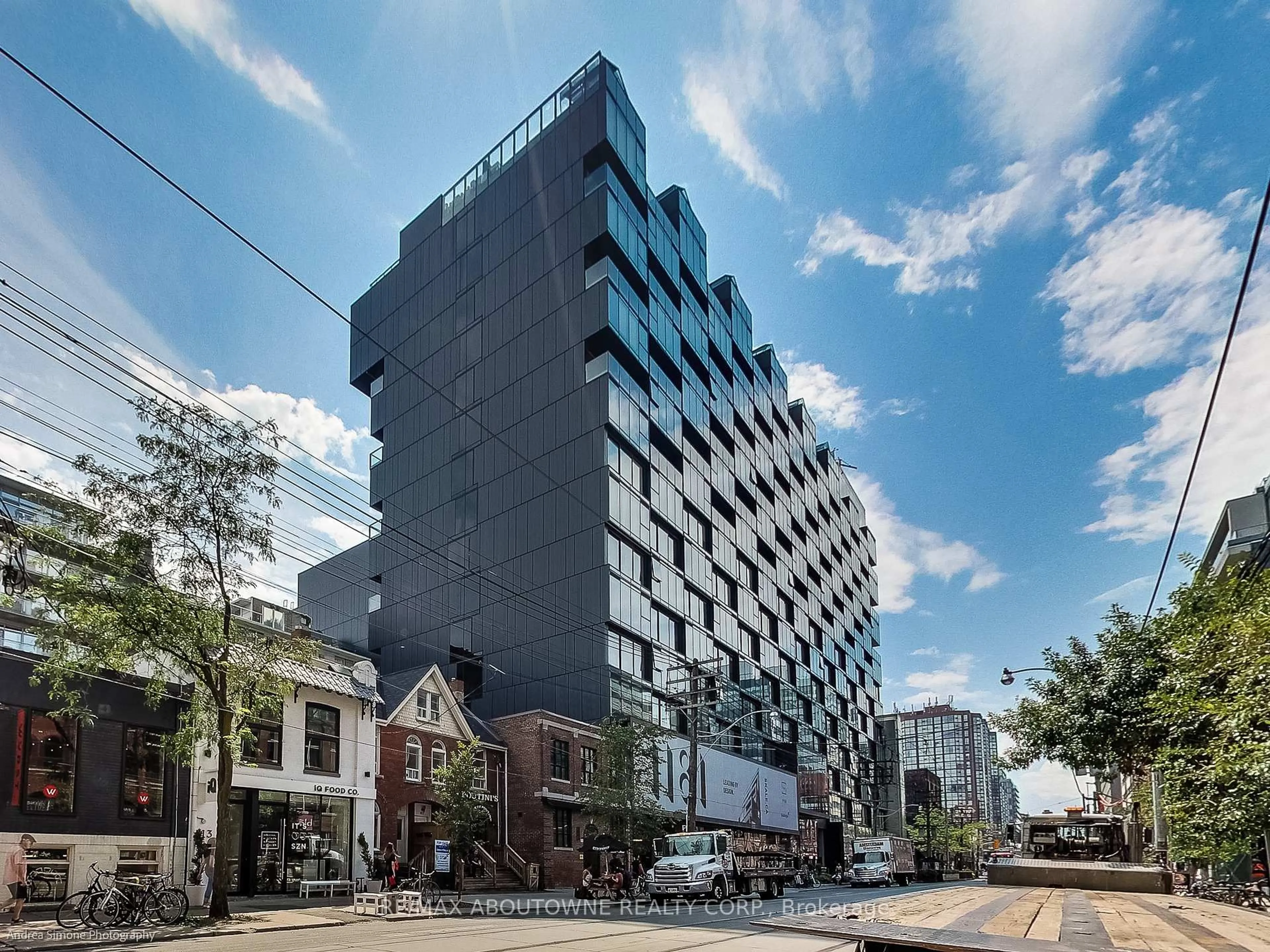 Indoor foyer for 629 King St #1133, Toronto Ontario M5V 0G9