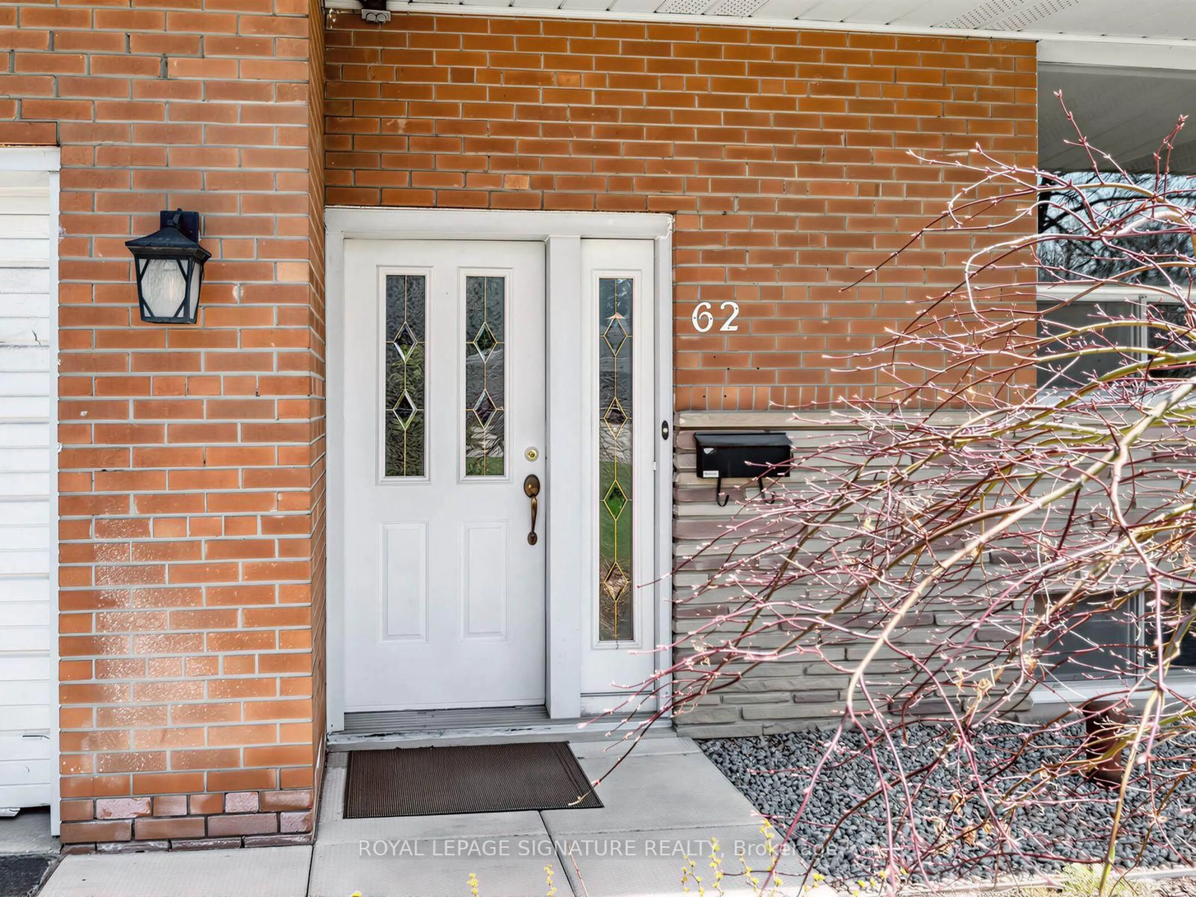 Indoor entryway for 62 Dukinfield Cres, Toronto Ontario M3A 2S1