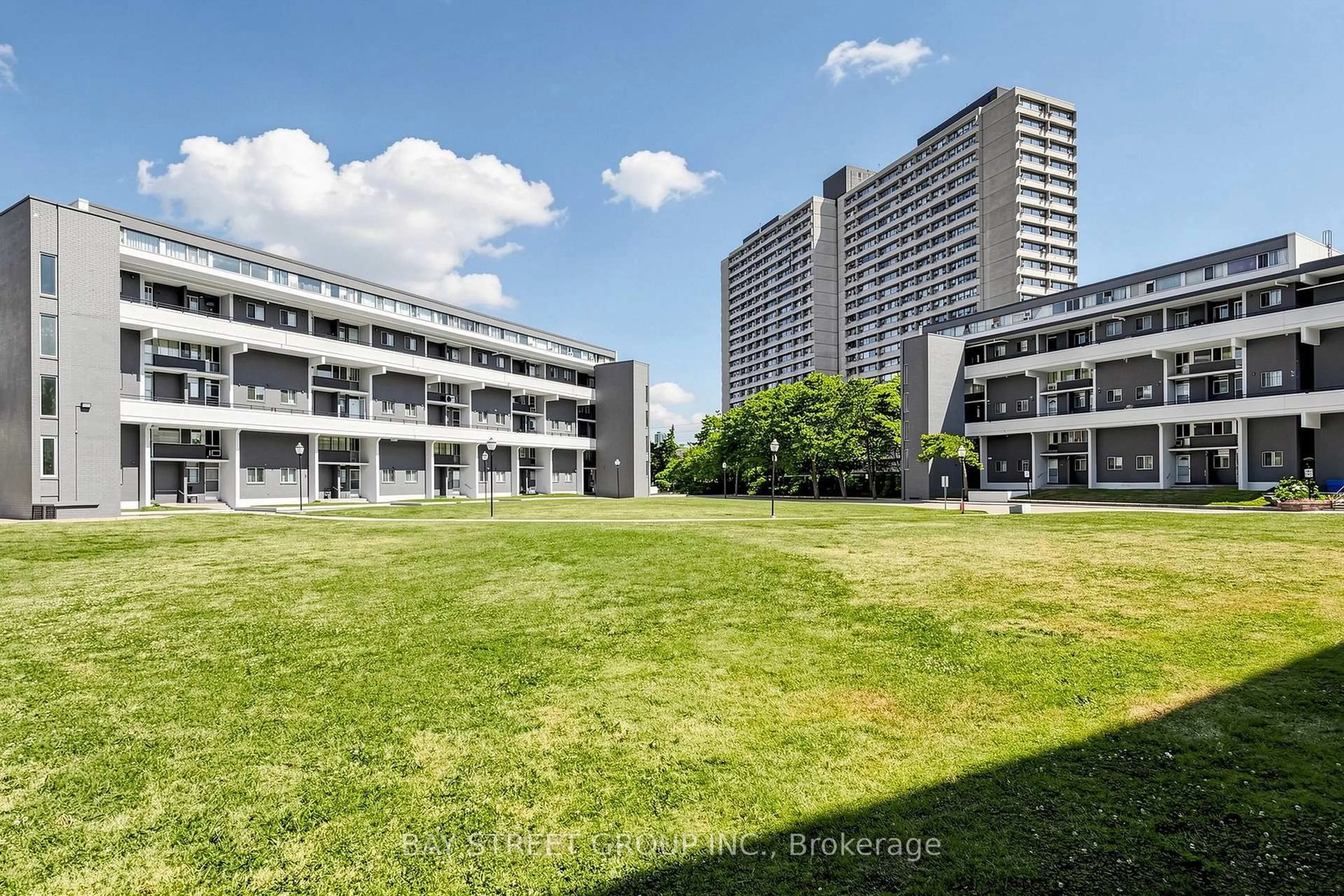 A pic from outside/outdoor area/front of a property/back of a property/a pic from drone, building for 55 Sunny Glwy #302, Toronto Ontario M3C 2Z5