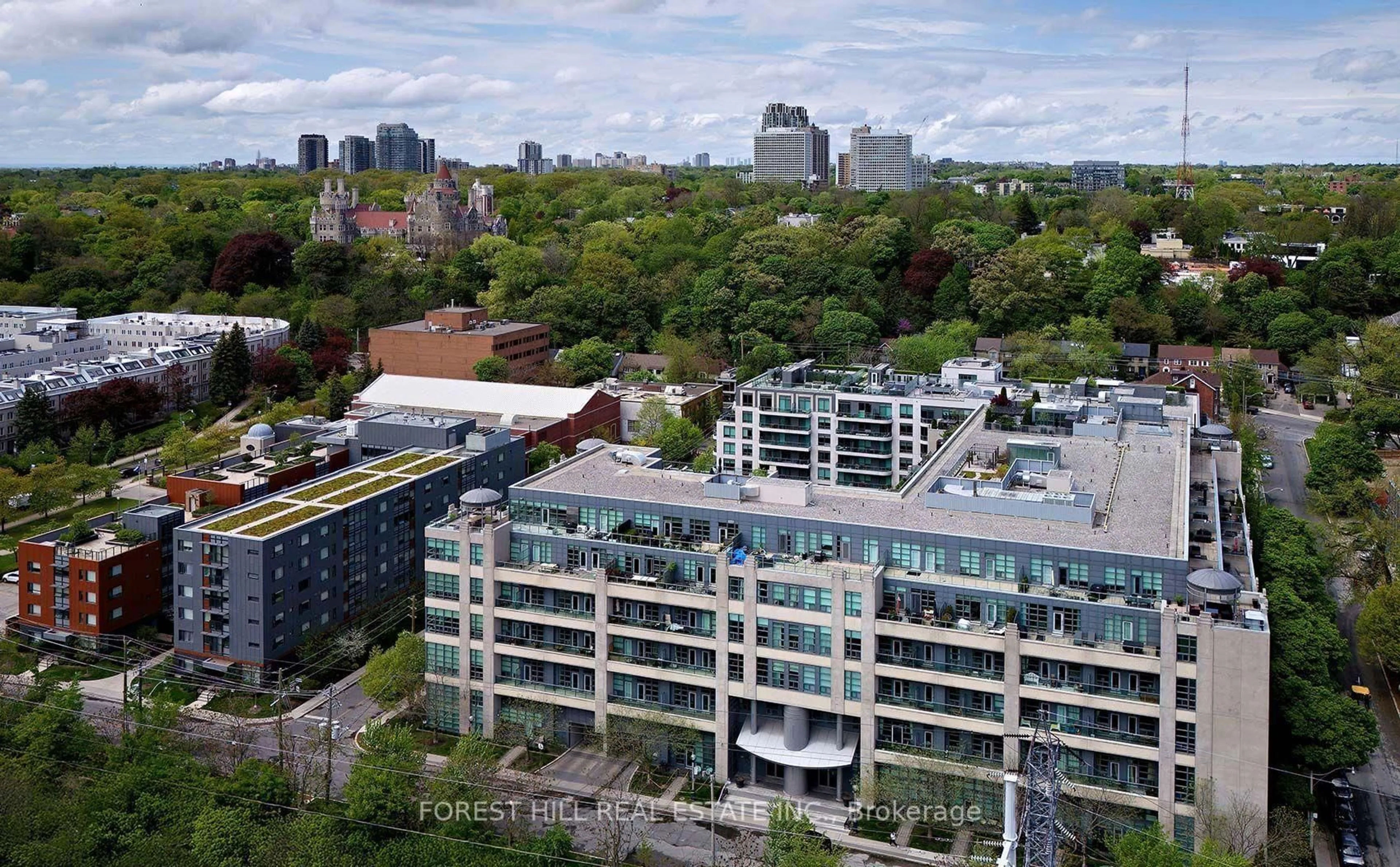A pic from outside/outdoor area/front of a property/back of a property/a pic from drone, city buildings view from balcony for 380 Macpherson Ave #408, Toronto Ontario M4V 3E3