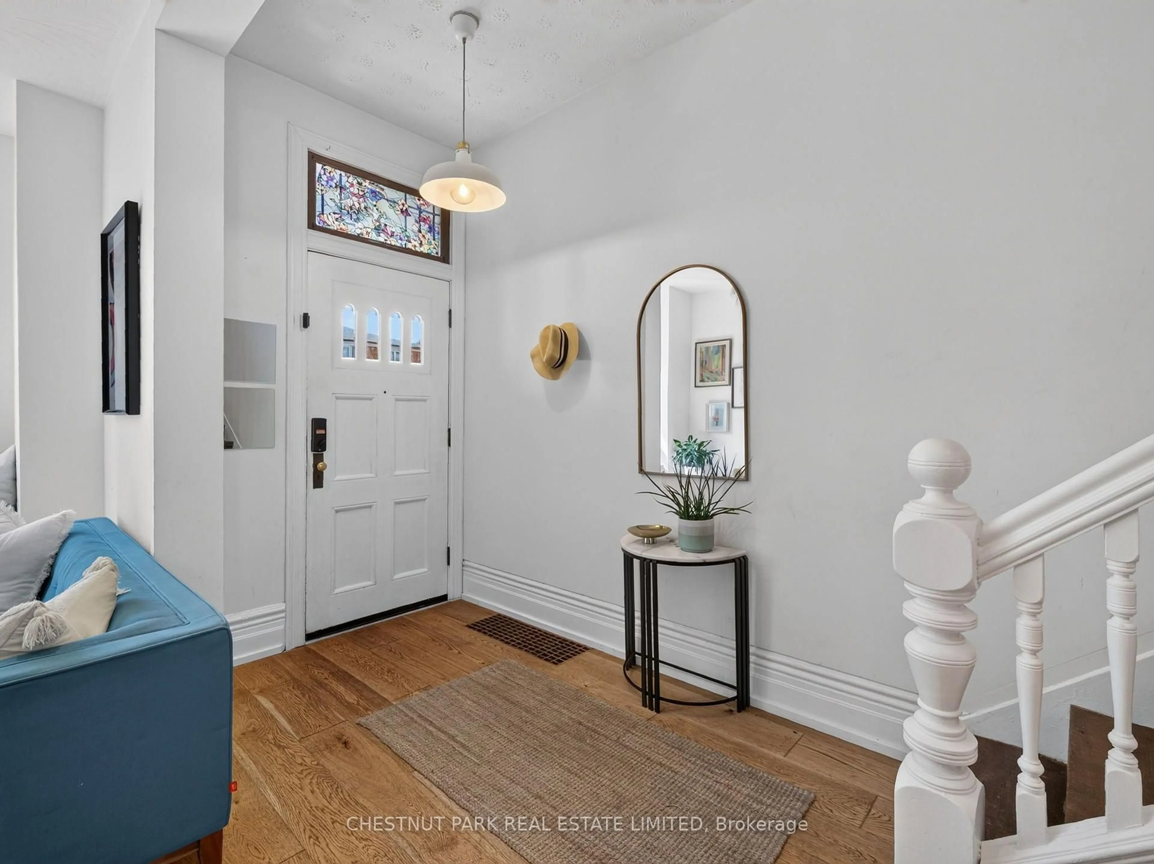 Indoor entryway for 28 Robinson St, Toronto Ontario M6J 1L2