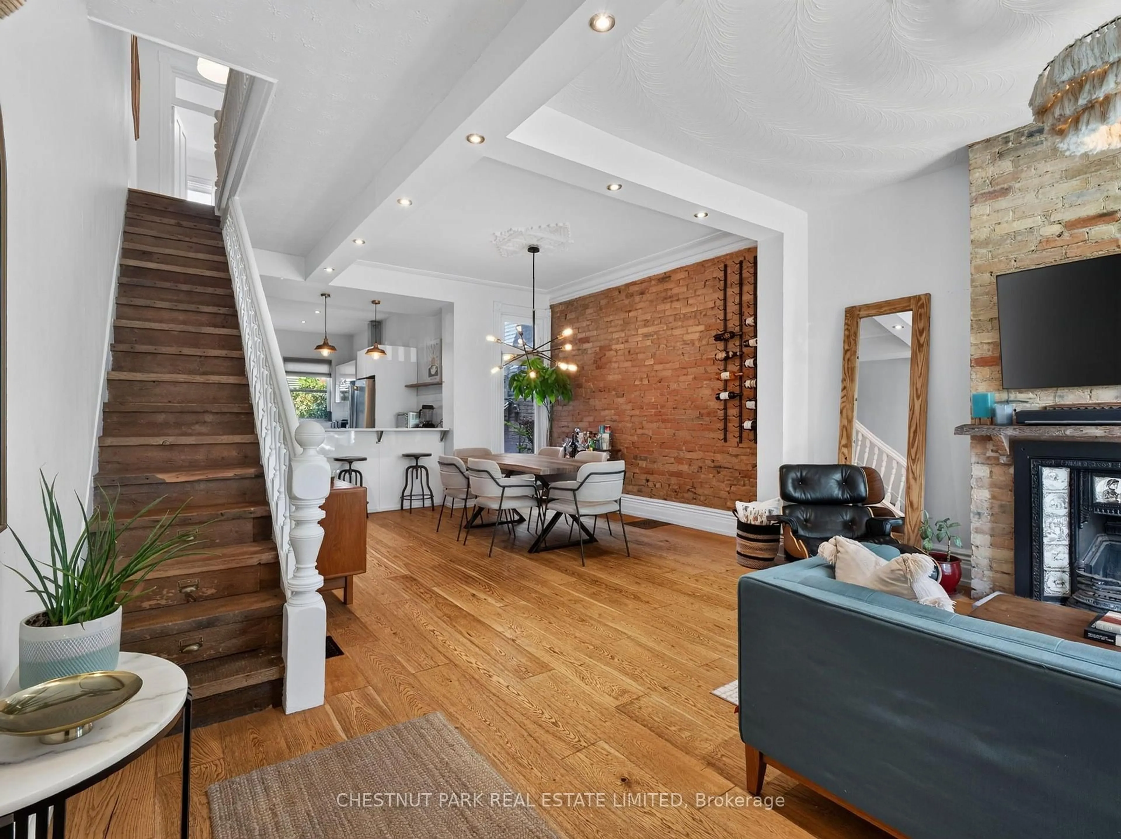 Living room with furniture, unknown for 28 Robinson St, Toronto Ontario M6J 1L2