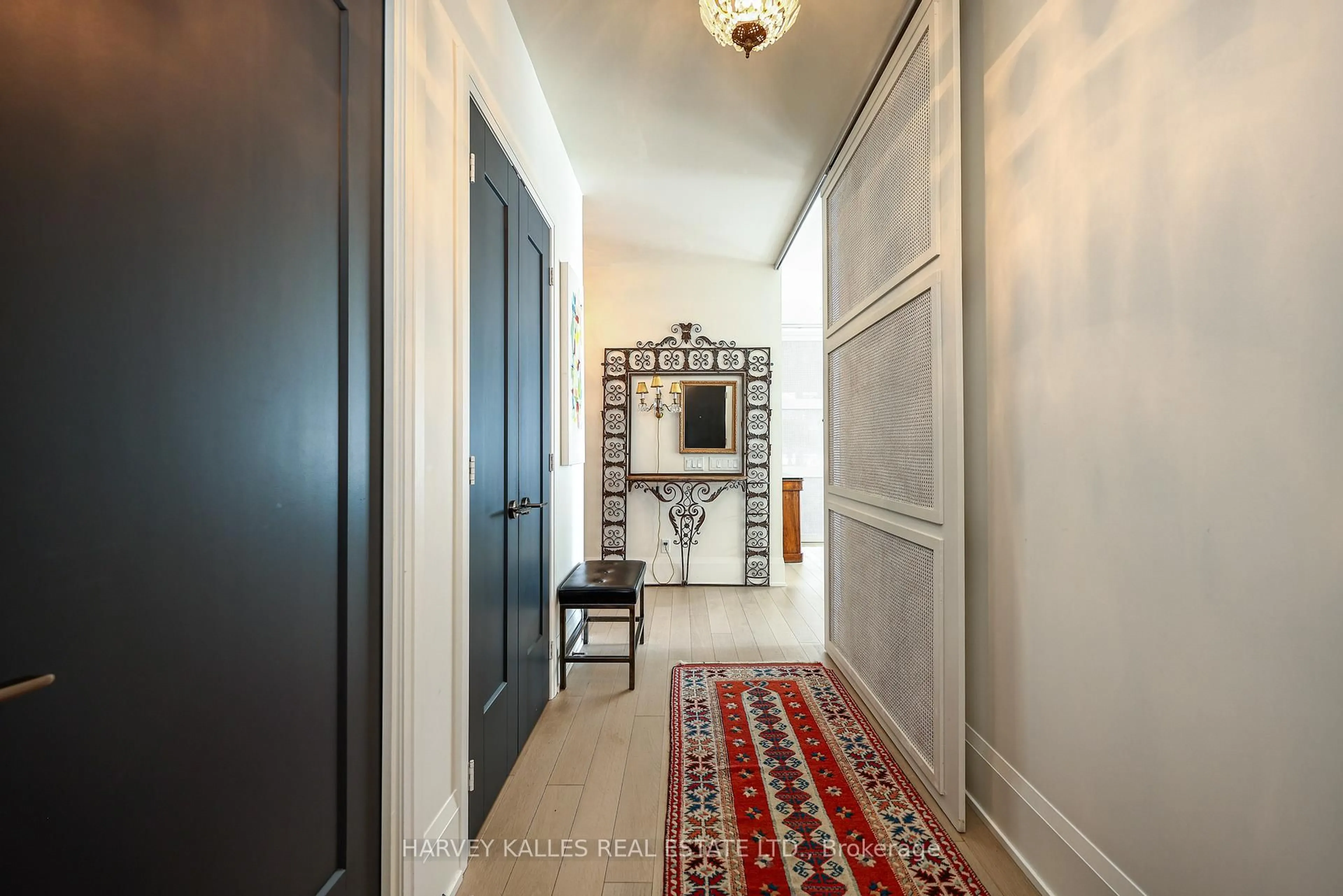 Indoor entryway for 101 Erskine Ave #2407, Toronto Ontario M4P 0C5