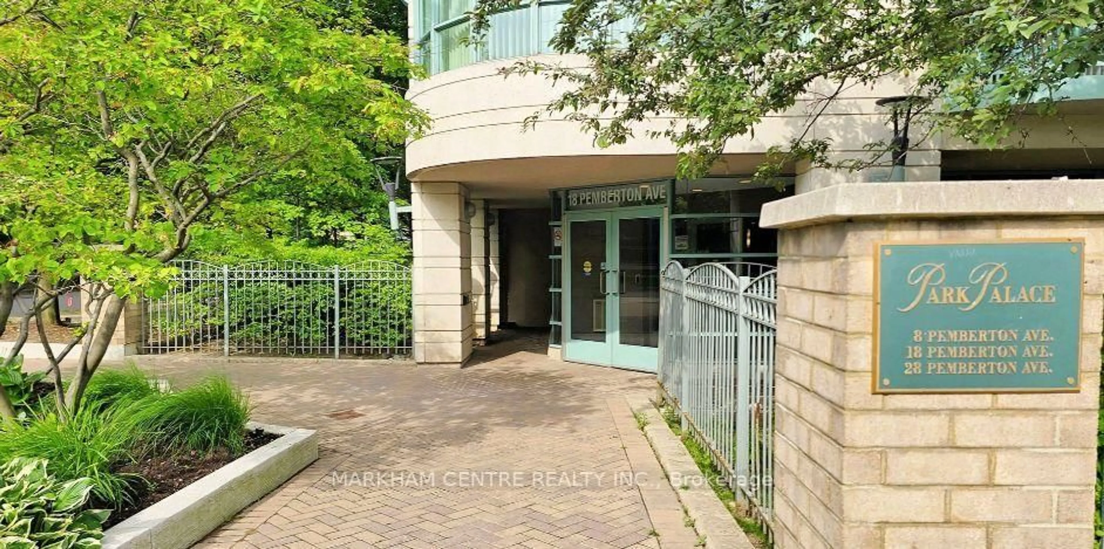 Indoor foyer for 18 Pemberton Ave #901, Toronto Ontario M2M 4K9