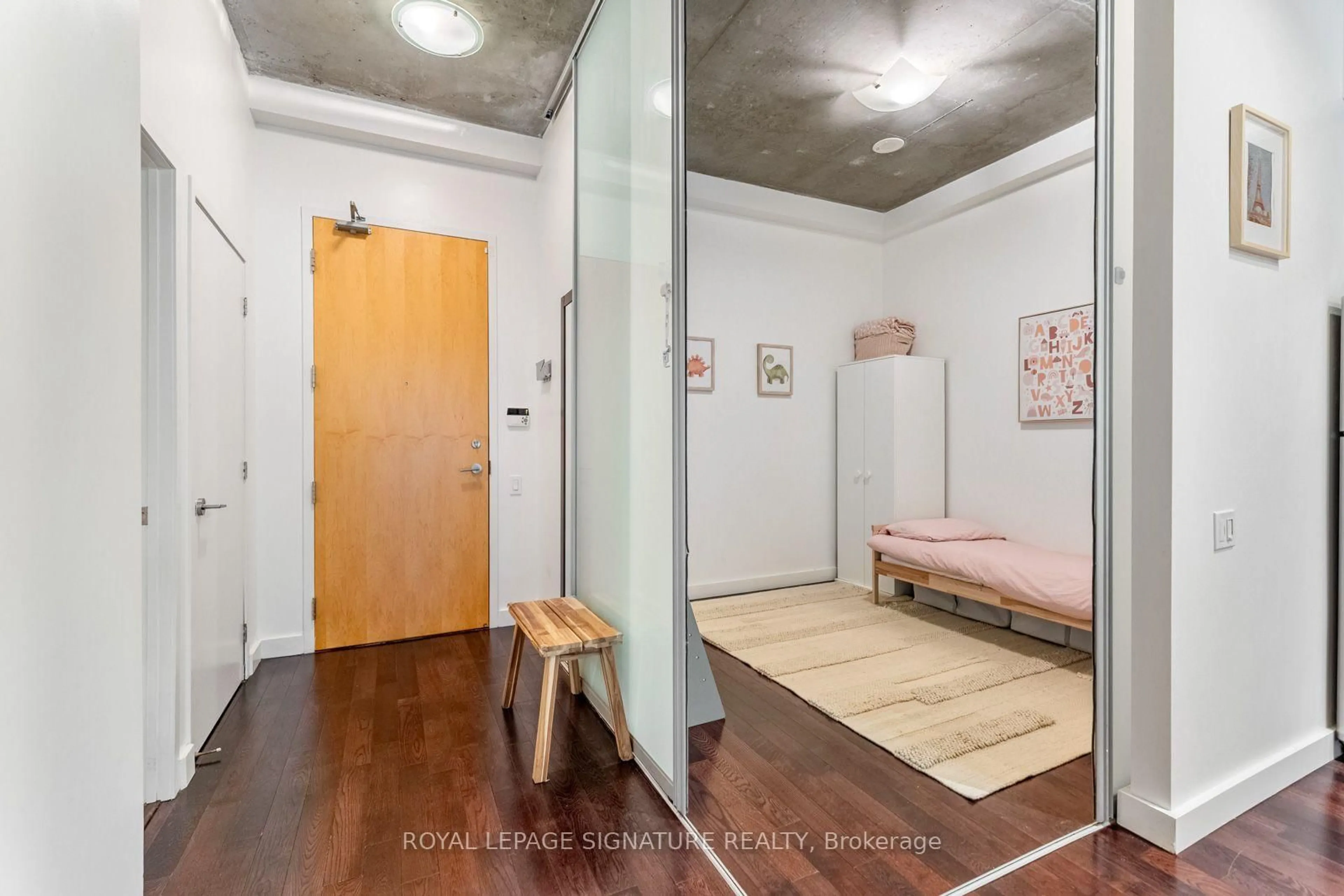 Indoor entryway for 33 Mill St #210, Toronto Ontario M5A 3R3