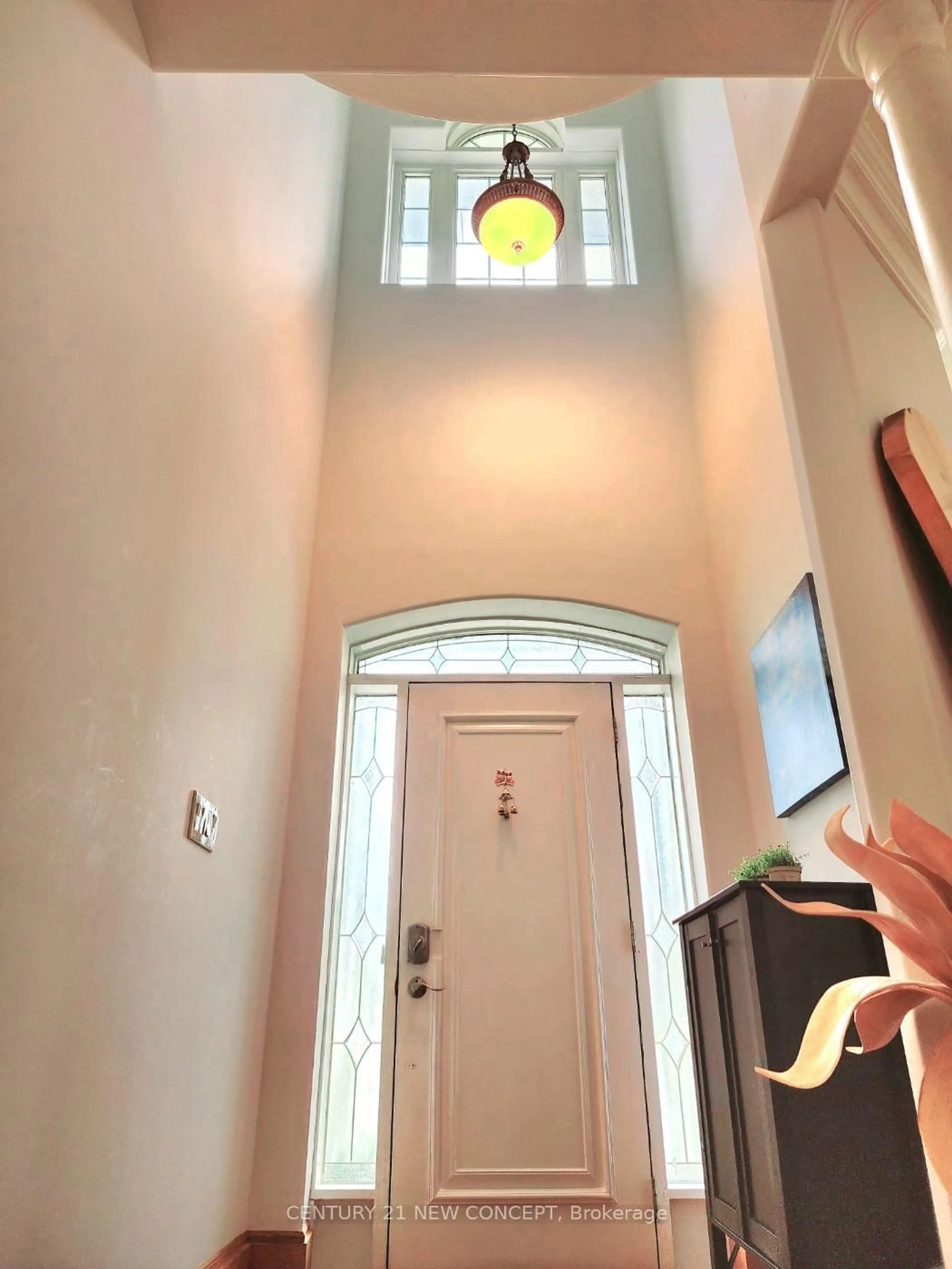 Indoor entryway for 24 Abitibi Ave, Toronto Ontario M2M 2V1
