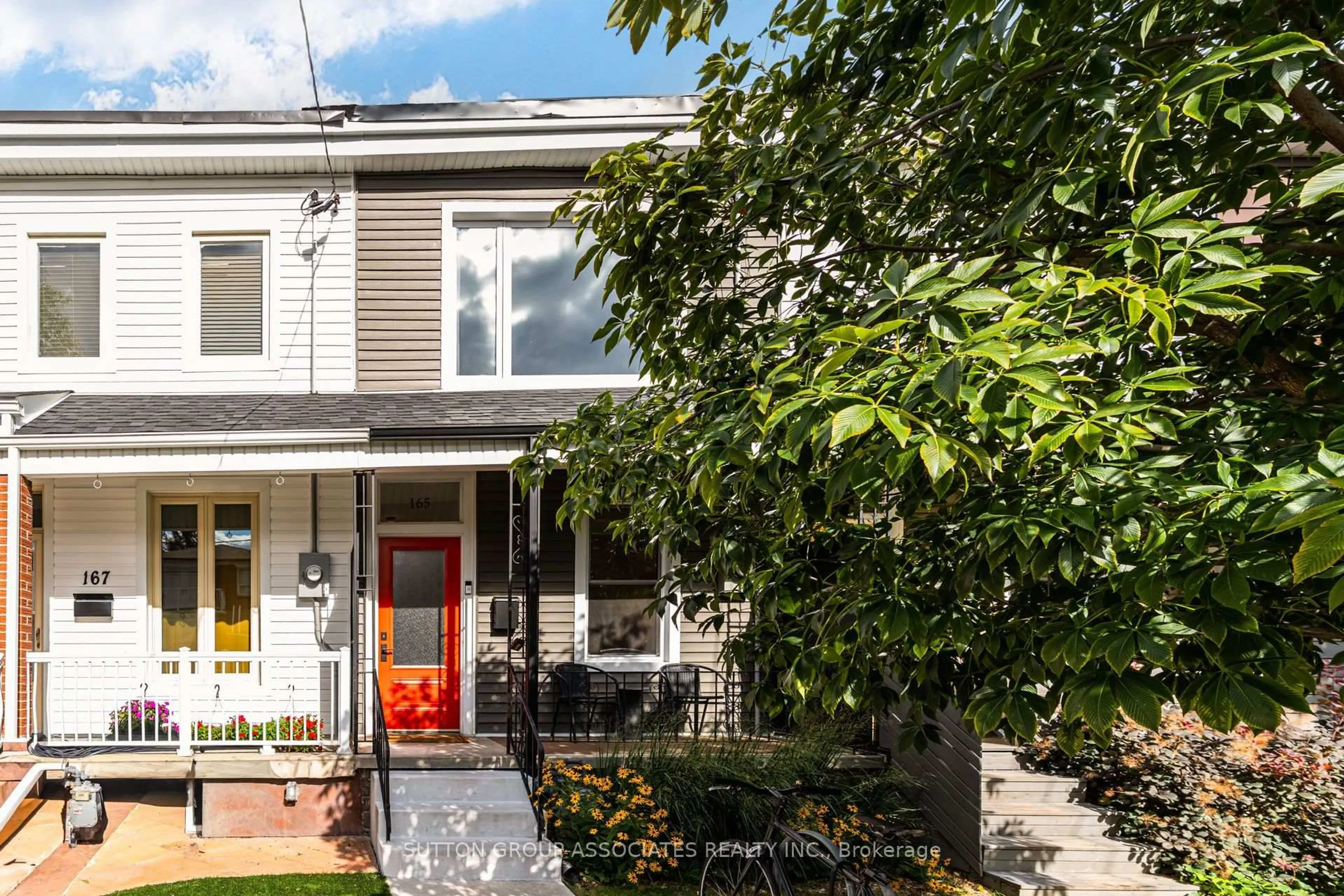 Home with vinyl exterior material, street for 165 Sheridan Ave, Toronto Ontario M6K 2H6