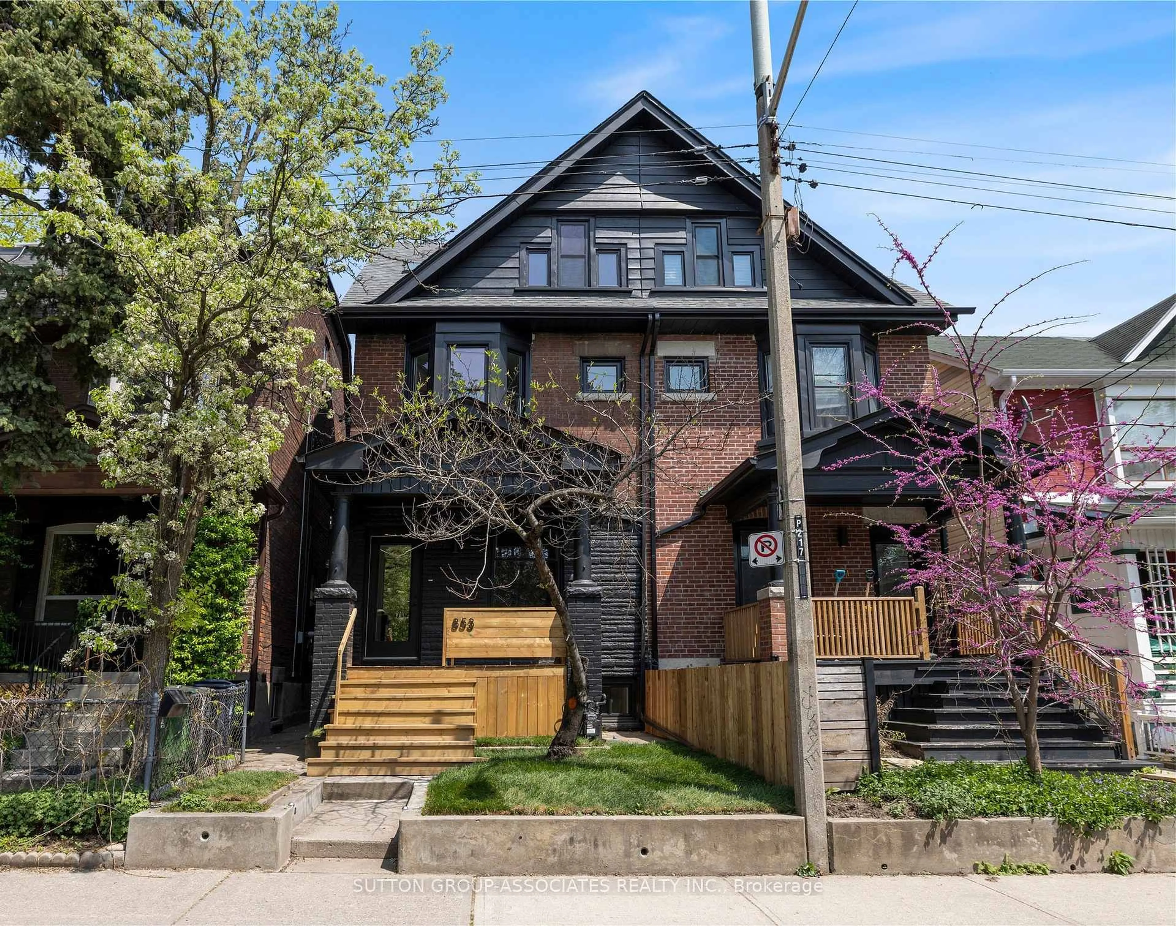 Home with brick exterior material, street for 853 Manning Ave, Toronto Ontario M6G 2X1
