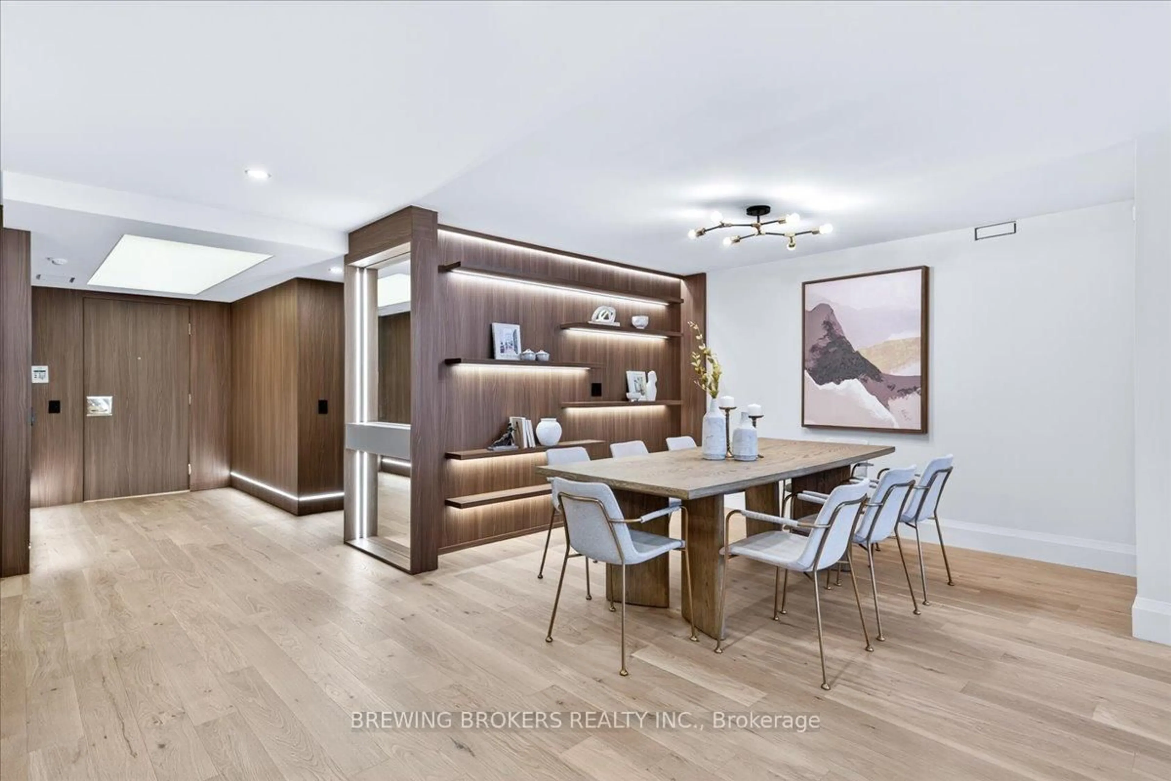 Dining room, wood/laminate floor for 3600 Yonge St #737, Toronto Ontario M4N 2N6