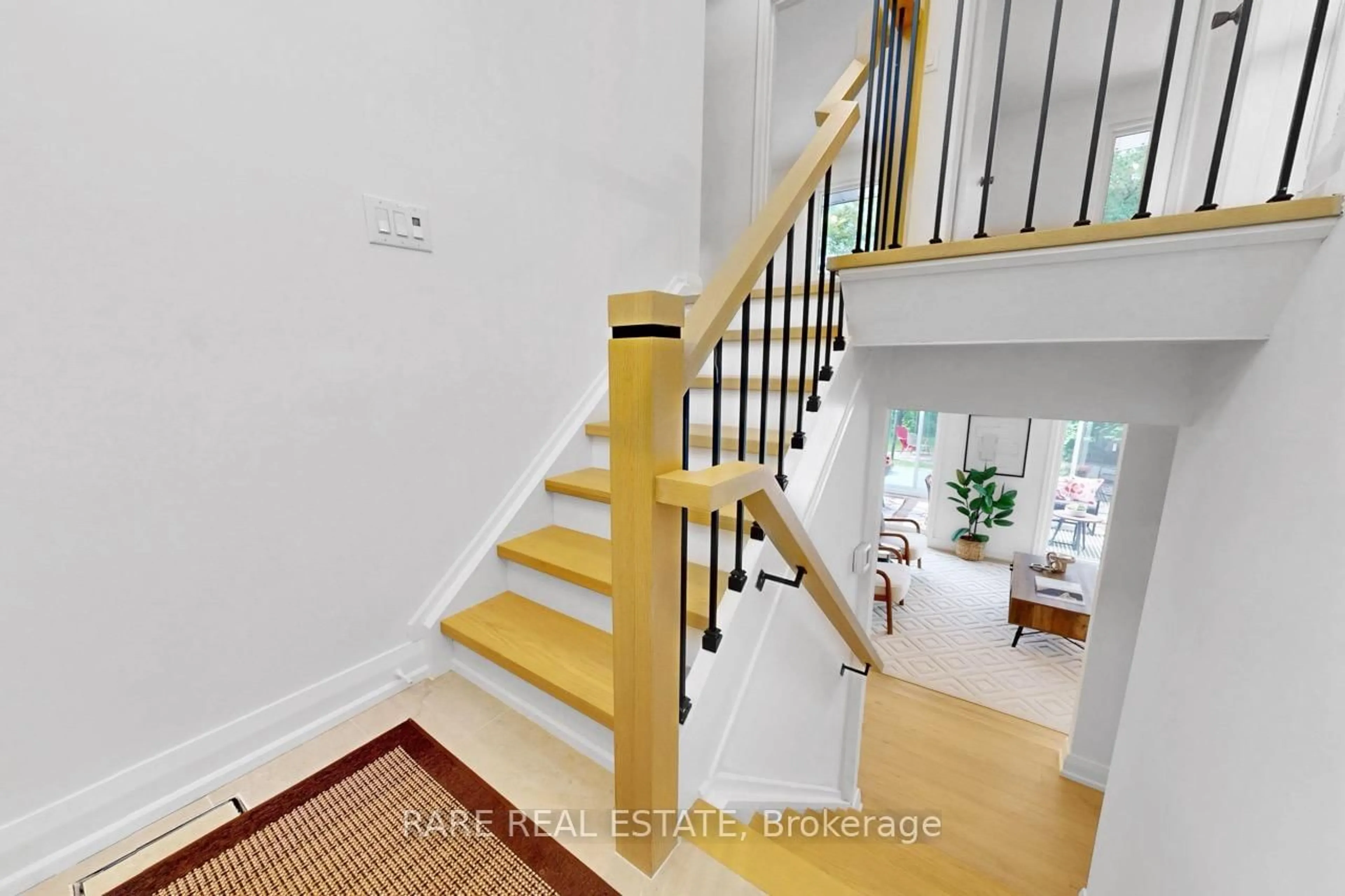 Stairs for 192 Three Valleys Dr, Toronto Ontario M3A 3L8