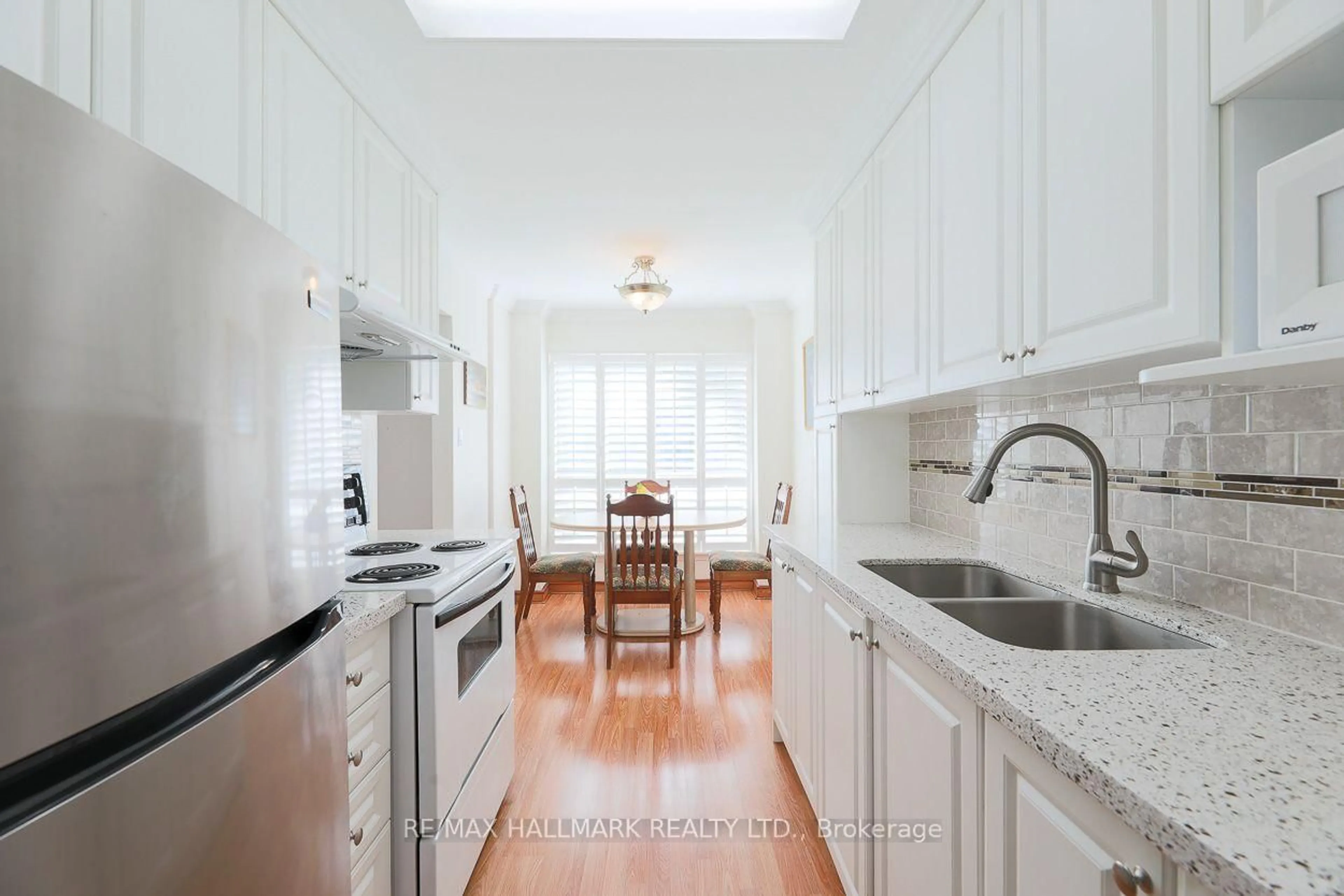 Standard kitchen, ceramic/tile floor for 83 Rameau Dr #1, Toronto Ontario M2H 1T6
