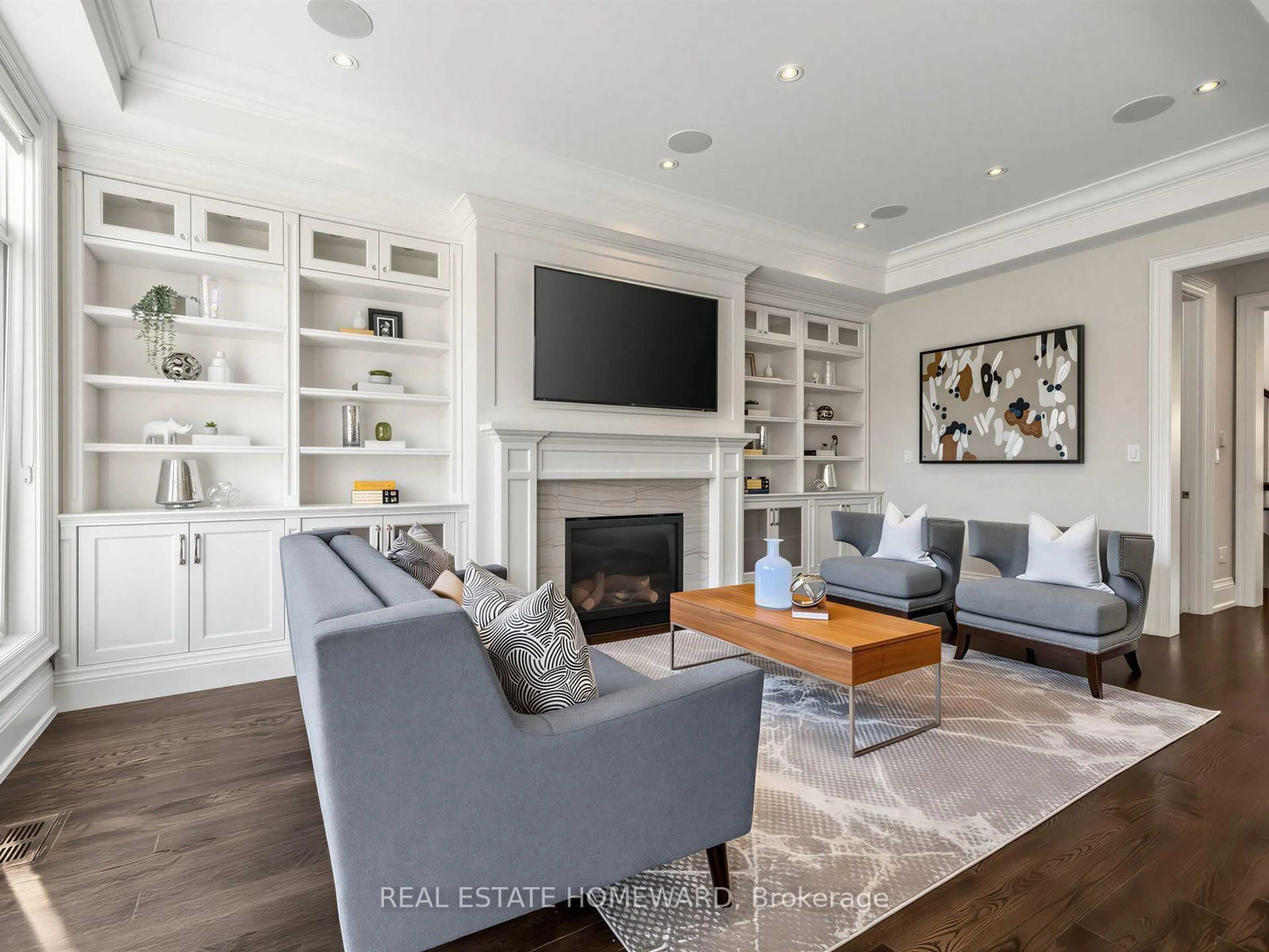 Living room with furniture, unknown for 553 Broadway Ave, Toronto Ontario M4G 2S2
