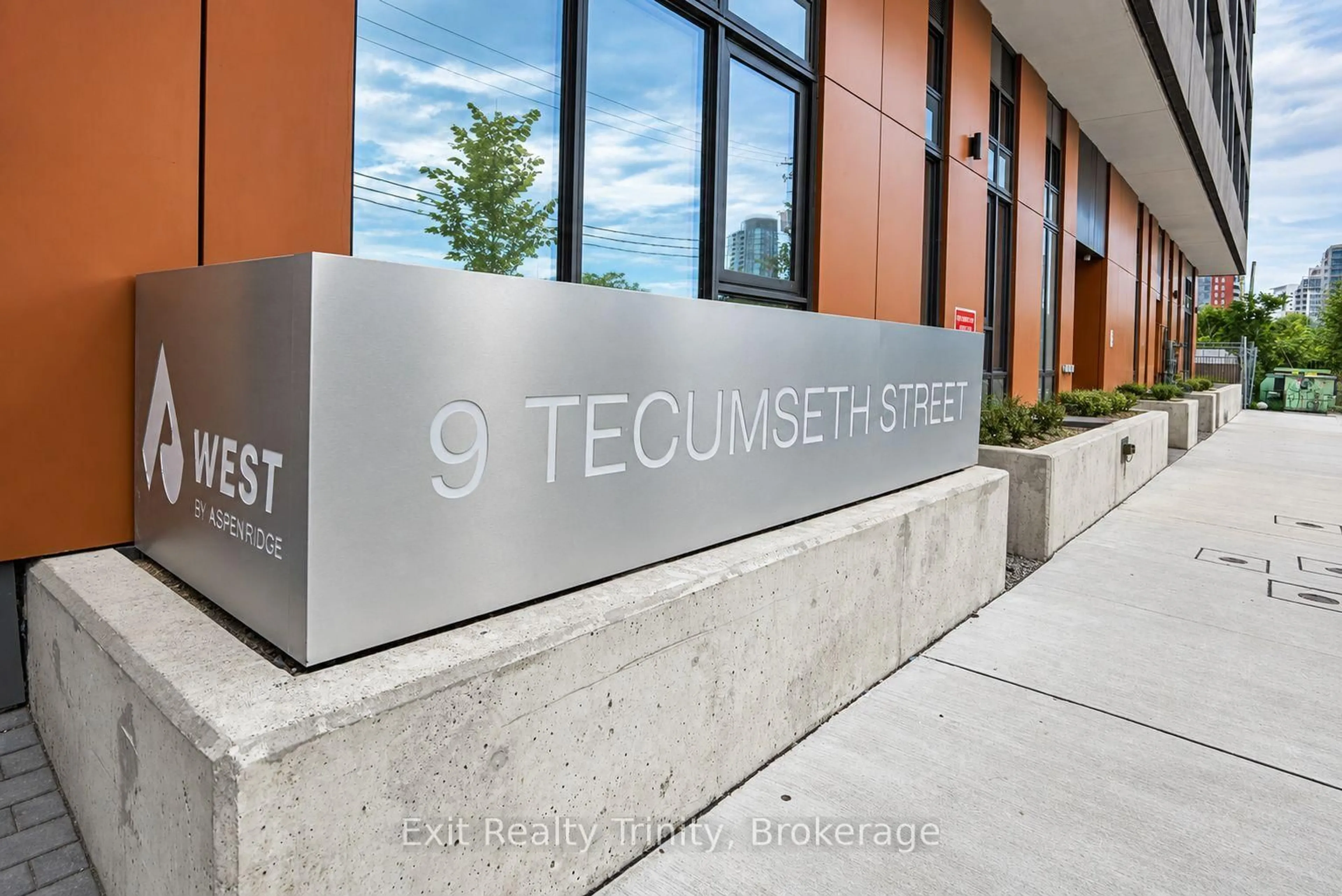 Unknown for 9 Tecumseth St, Toronto Ontario M5V 0S5