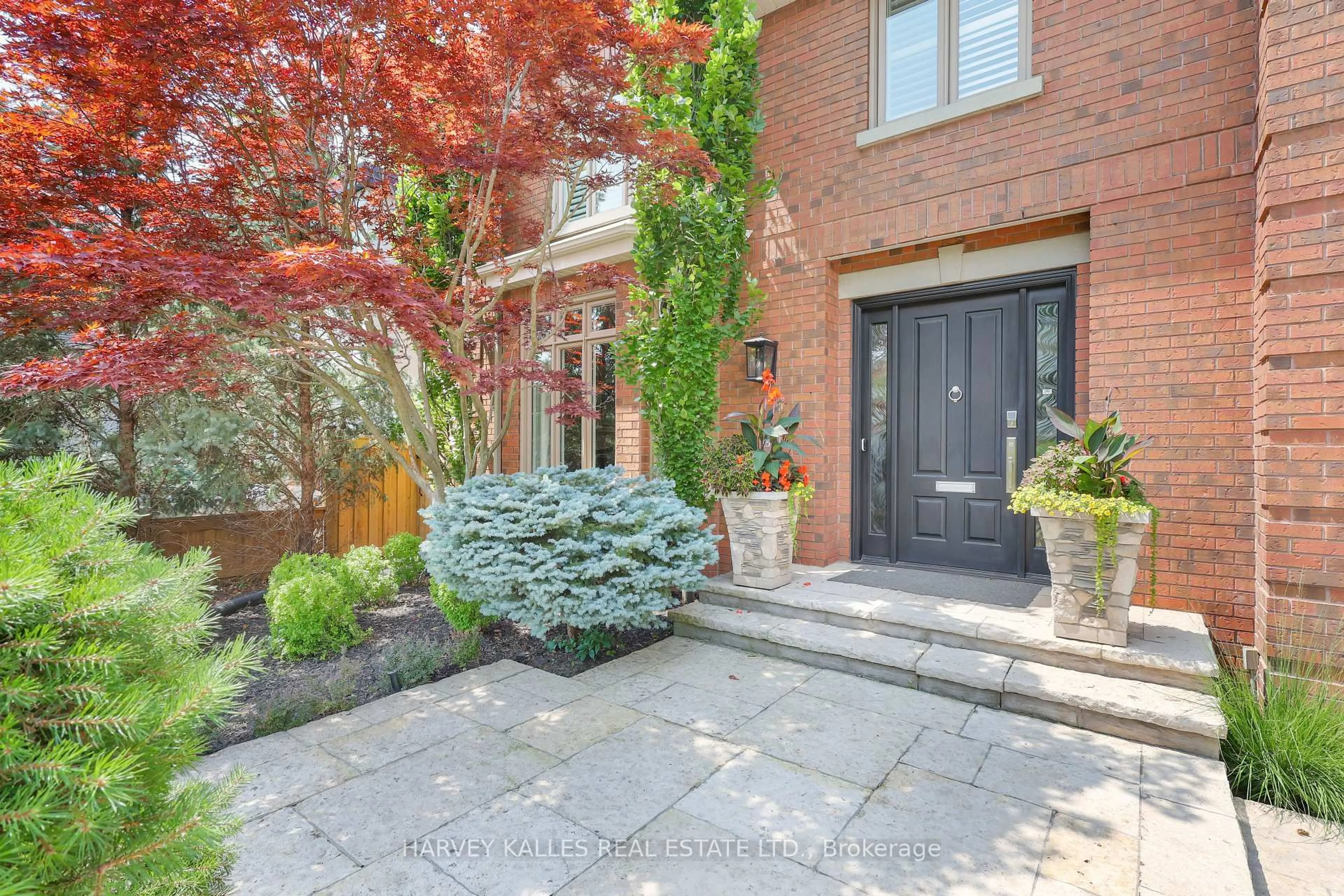 Home with brick exterior material, street for 254 Yonge Blvd, Toronto Ontario M5M 3J3