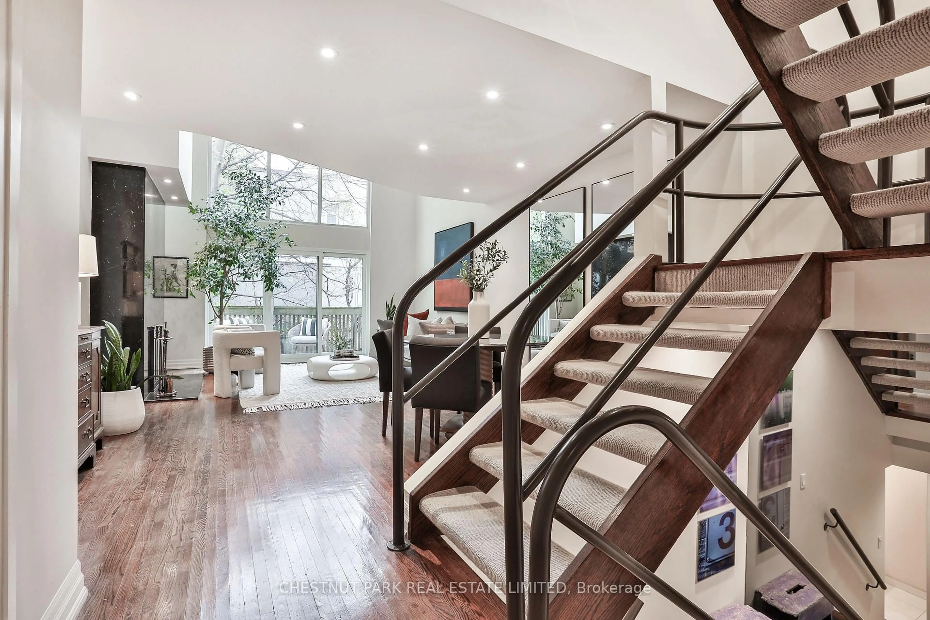 Indoor foyer for 22 Berryman St, Toronto Ontario M5R 1M6