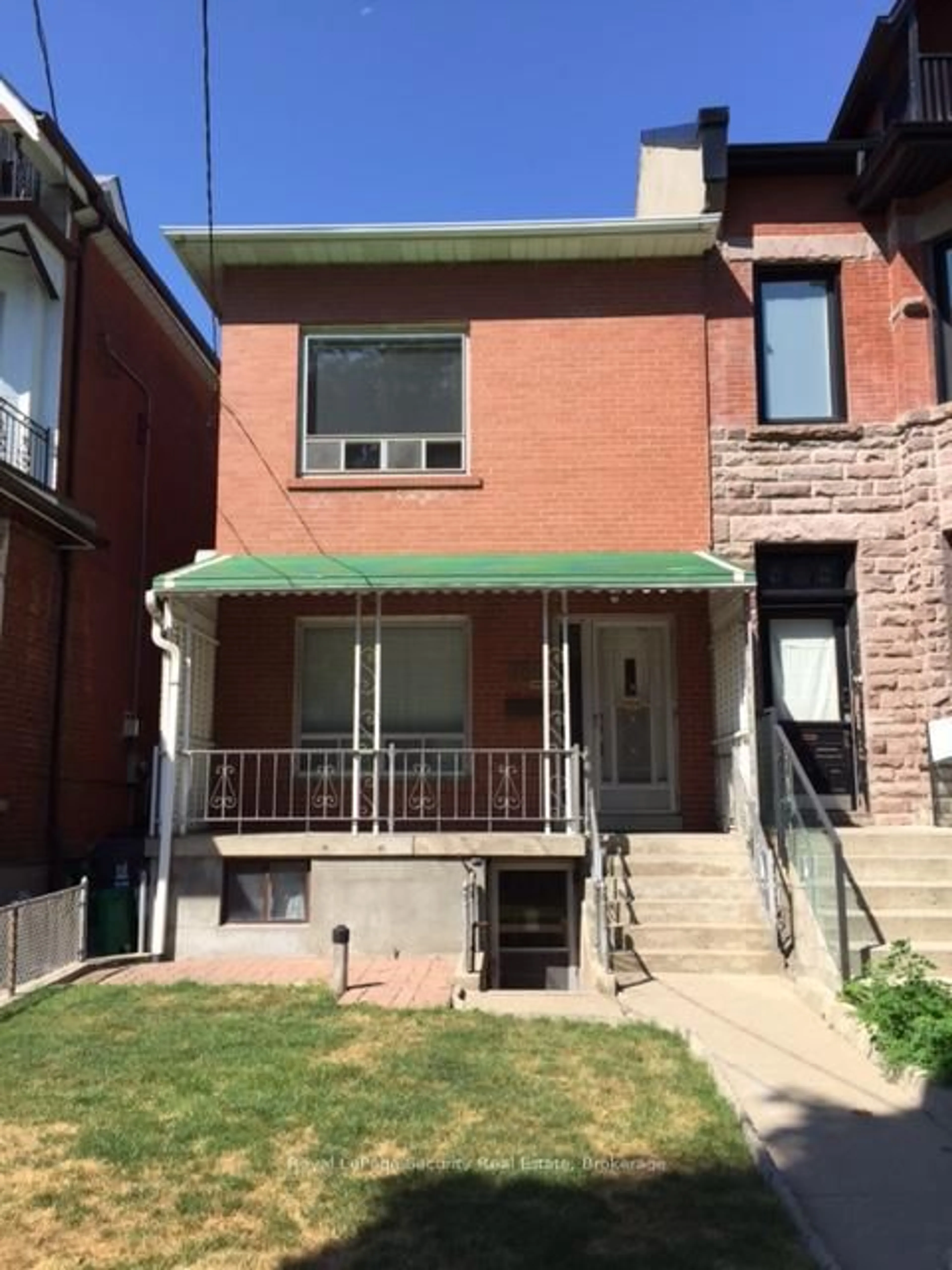 Home with brick exterior material, street for 464 Euclid Ave, Toronto Ontario M6G 2S9