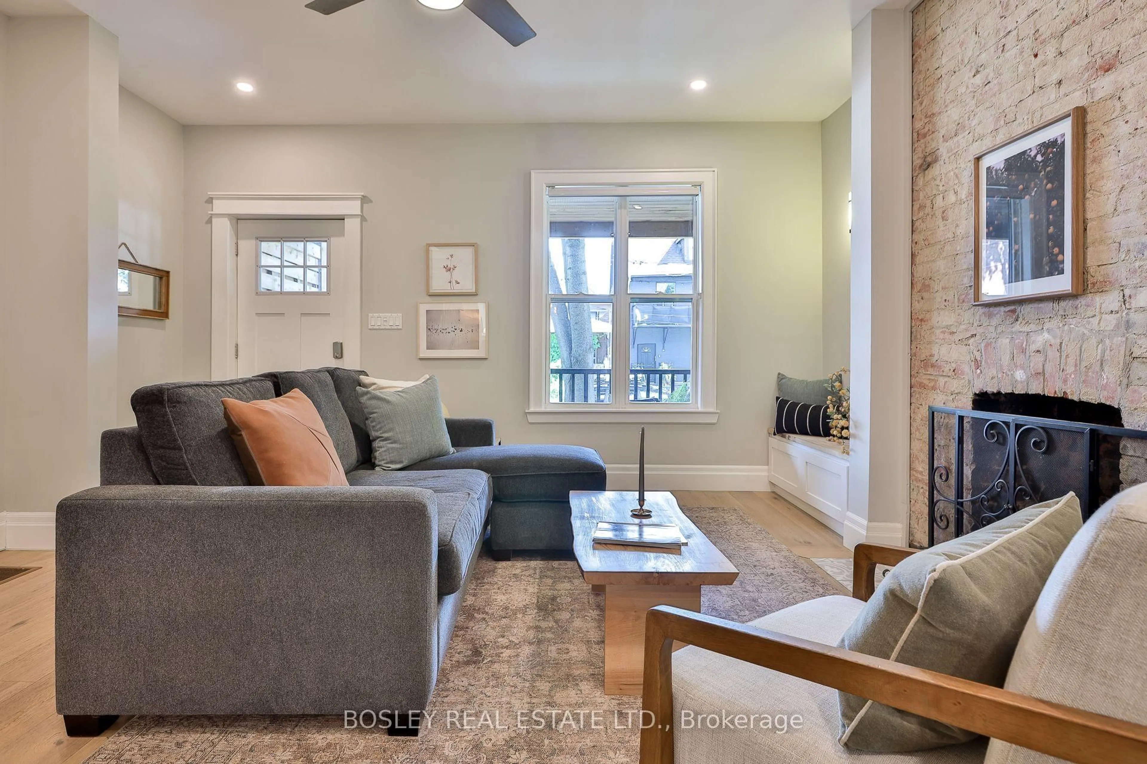 Living room with furniture, unknown for 316 Brock Ave, Toronto Ontario M6K 2M4