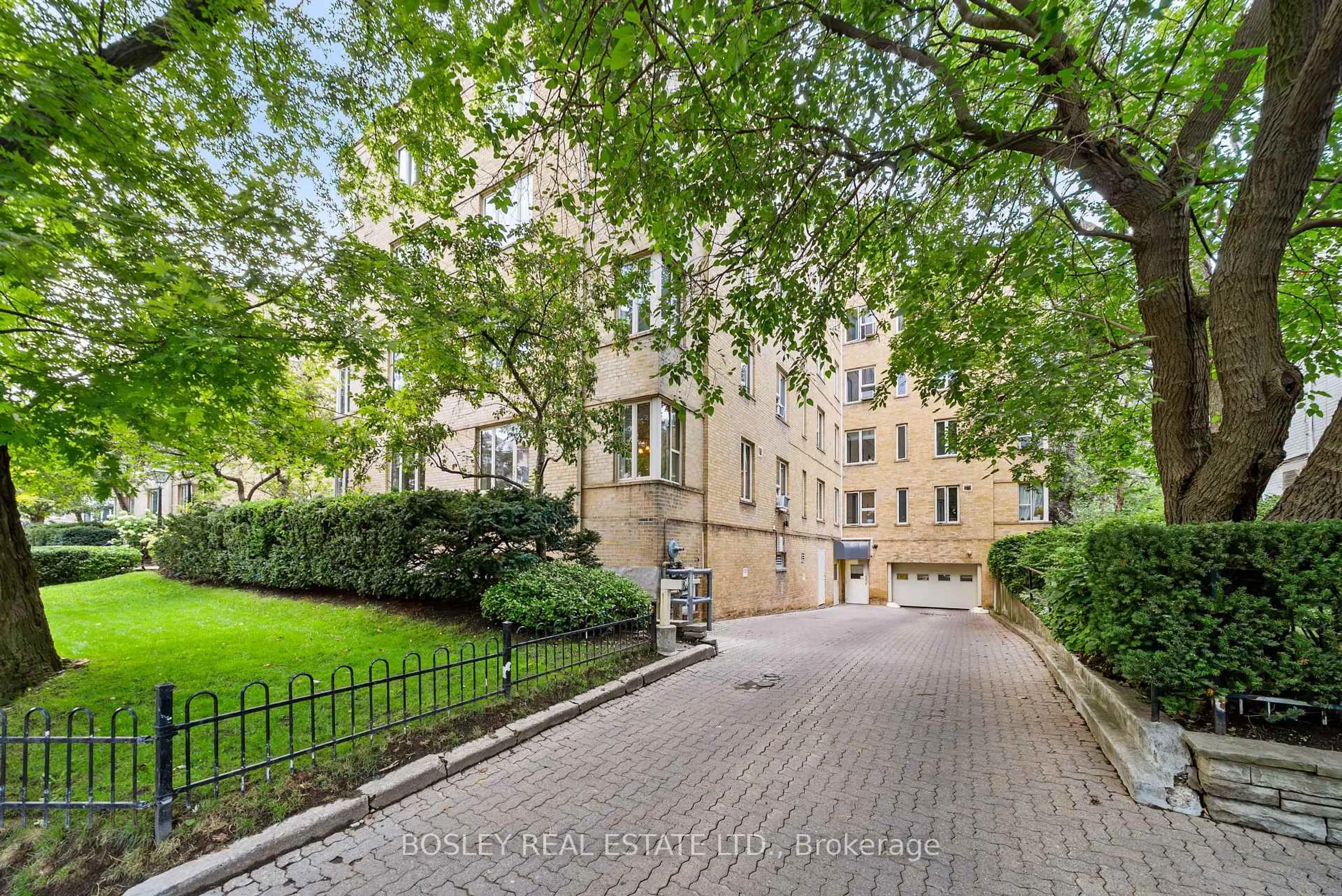 Unknown for 150 Farnham Ave #210, Toronto Ontario M4V 1H5