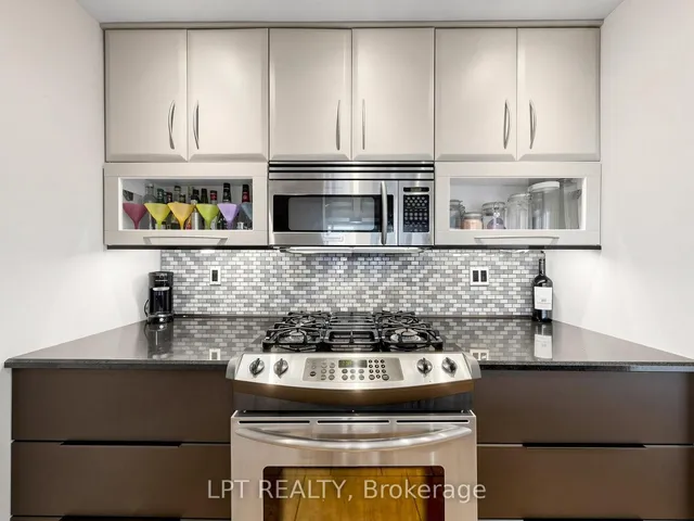 285 Mutual St #1108, Toronto 4