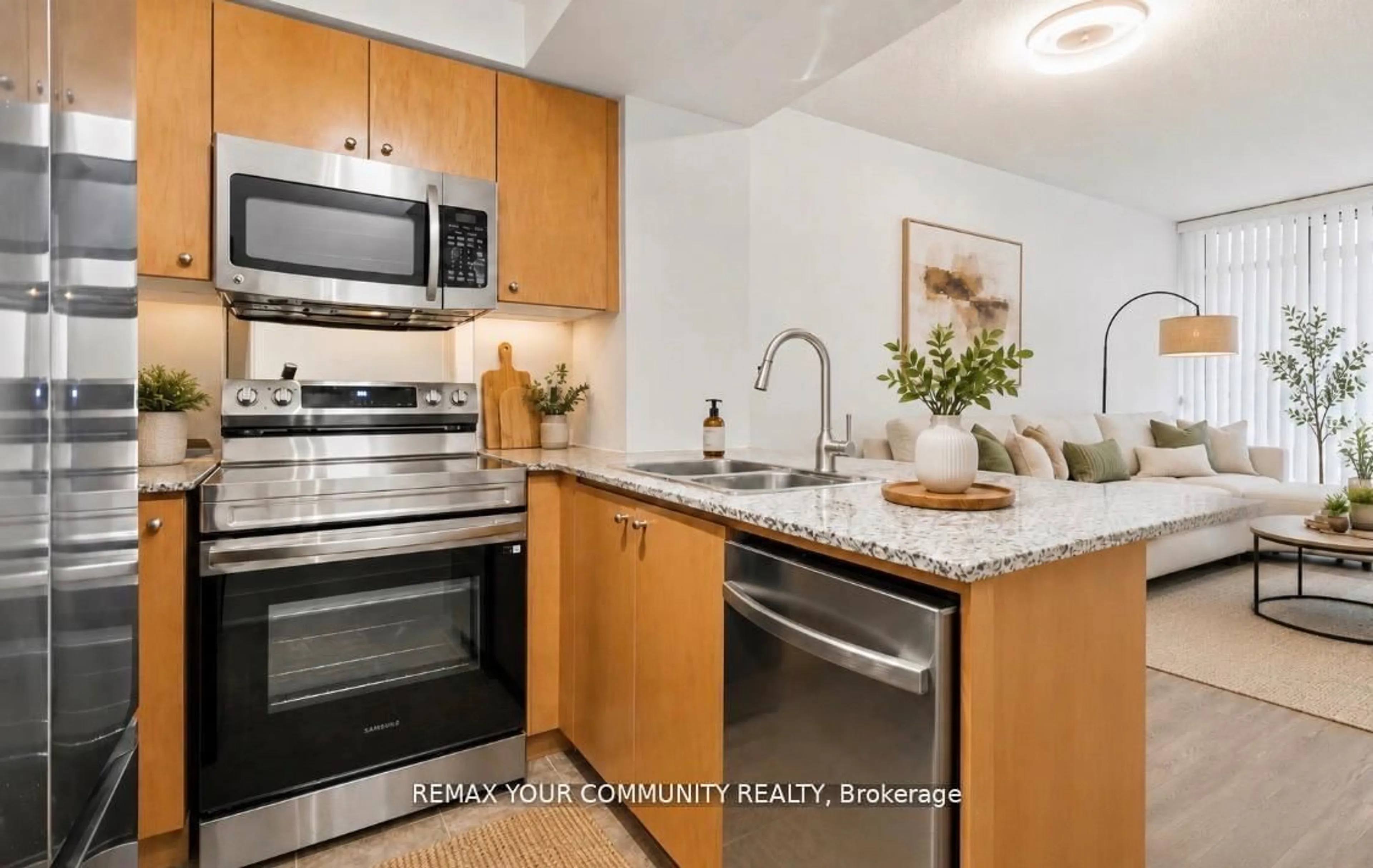 Standard kitchen, unknown for 8 Scollard St #606, Toronto Ontario M5R 1M2