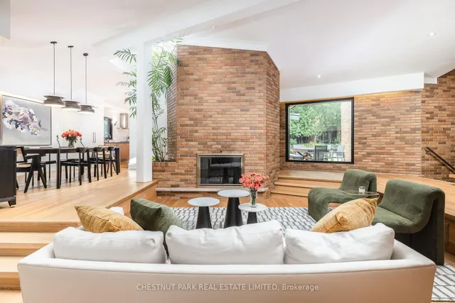 20 Lower Links Rd, Toronto 4