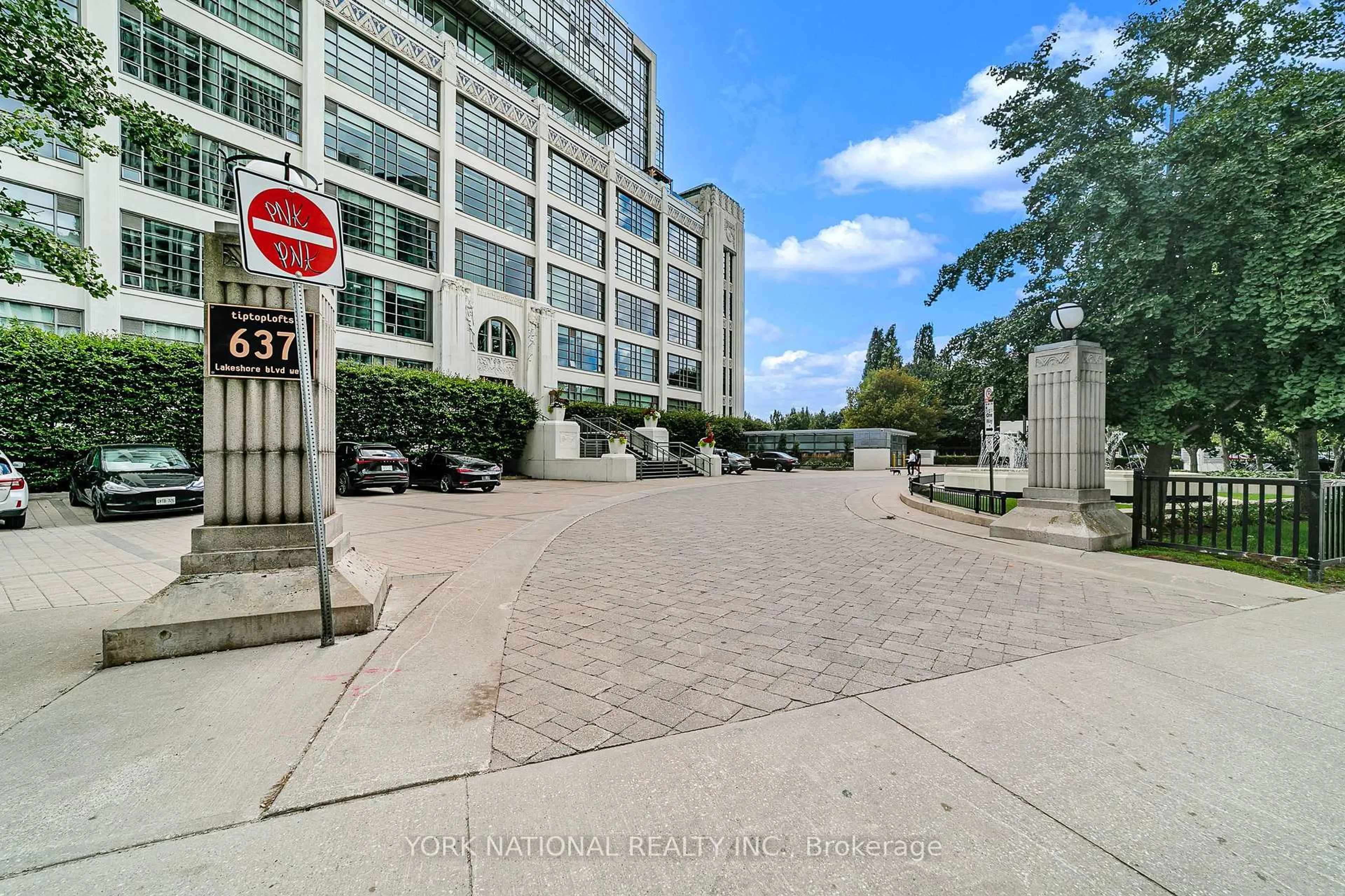 Unknown for 637 Lake Shore Blvd #409, Toronto Ontario M5V 3J6
