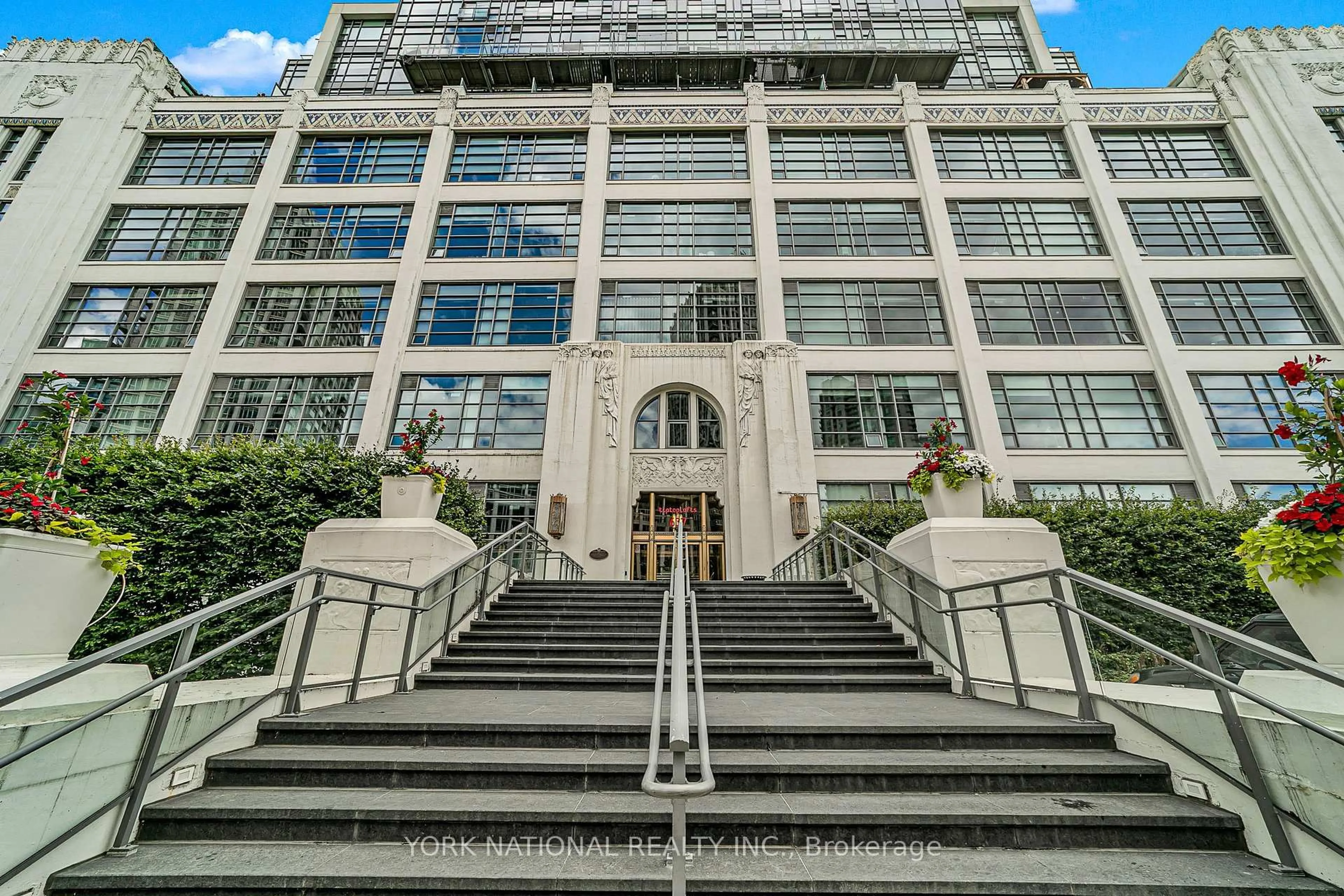 Indoor foyer for 637 Lake Shore Blvd #409, Toronto Ontario M5V 3J6